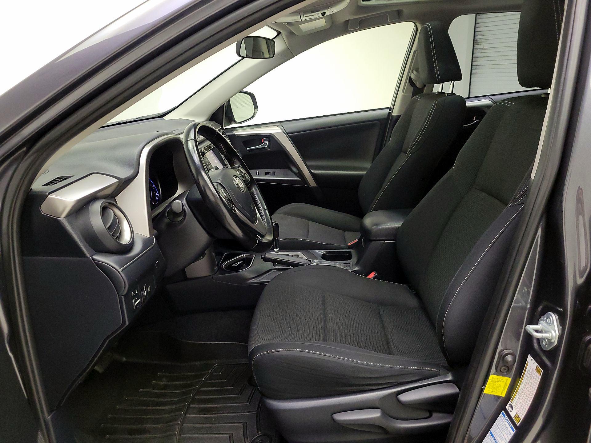 Thumbnail: 2018 Toyota RAV4 - 11