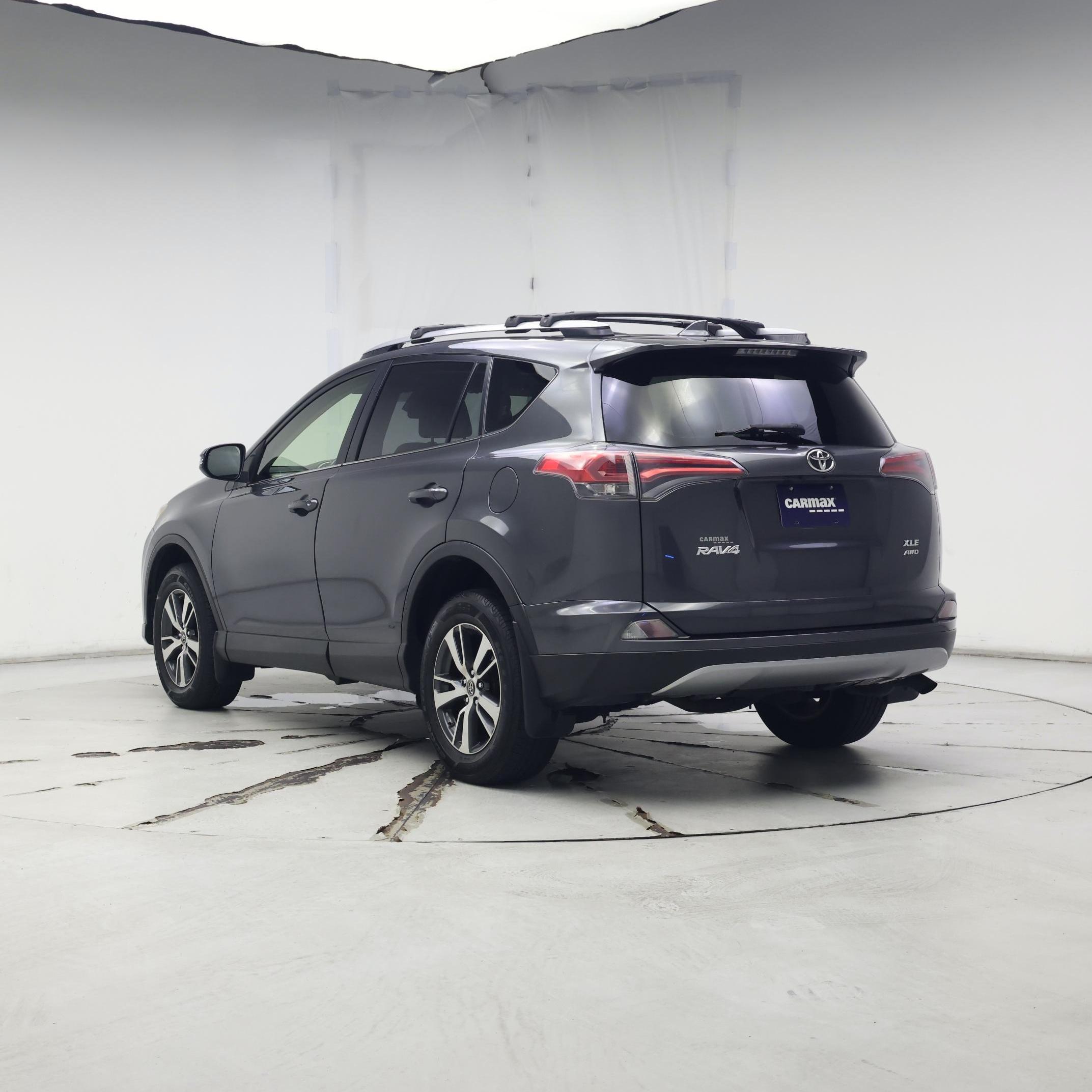 Thumbnail: 2018 Toyota RAV4 - 2