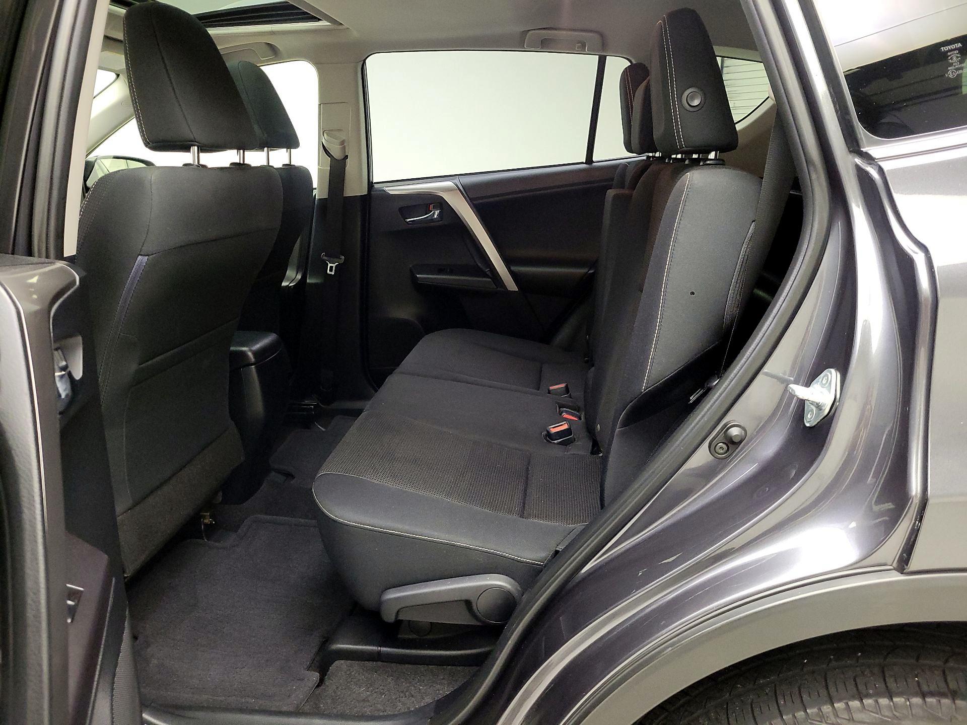 Thumbnail: 2018 Toyota RAV4 - 20