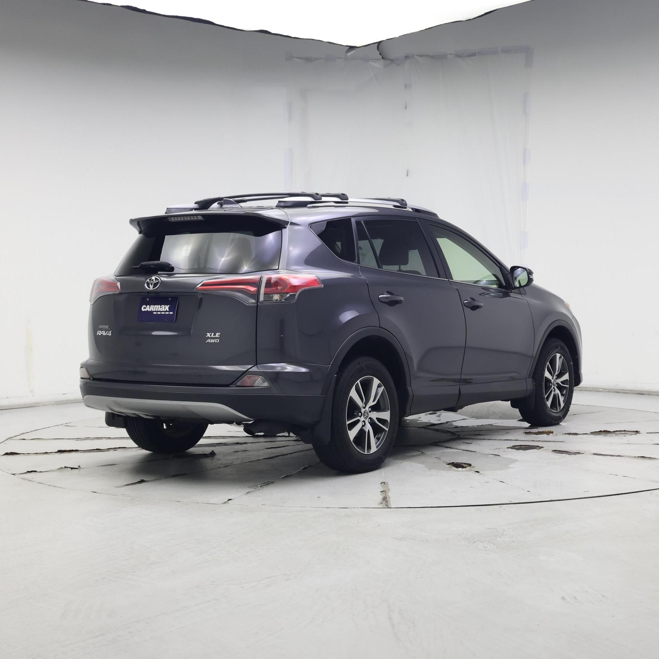 Thumbnail: 2018 Toyota RAV4 - 8