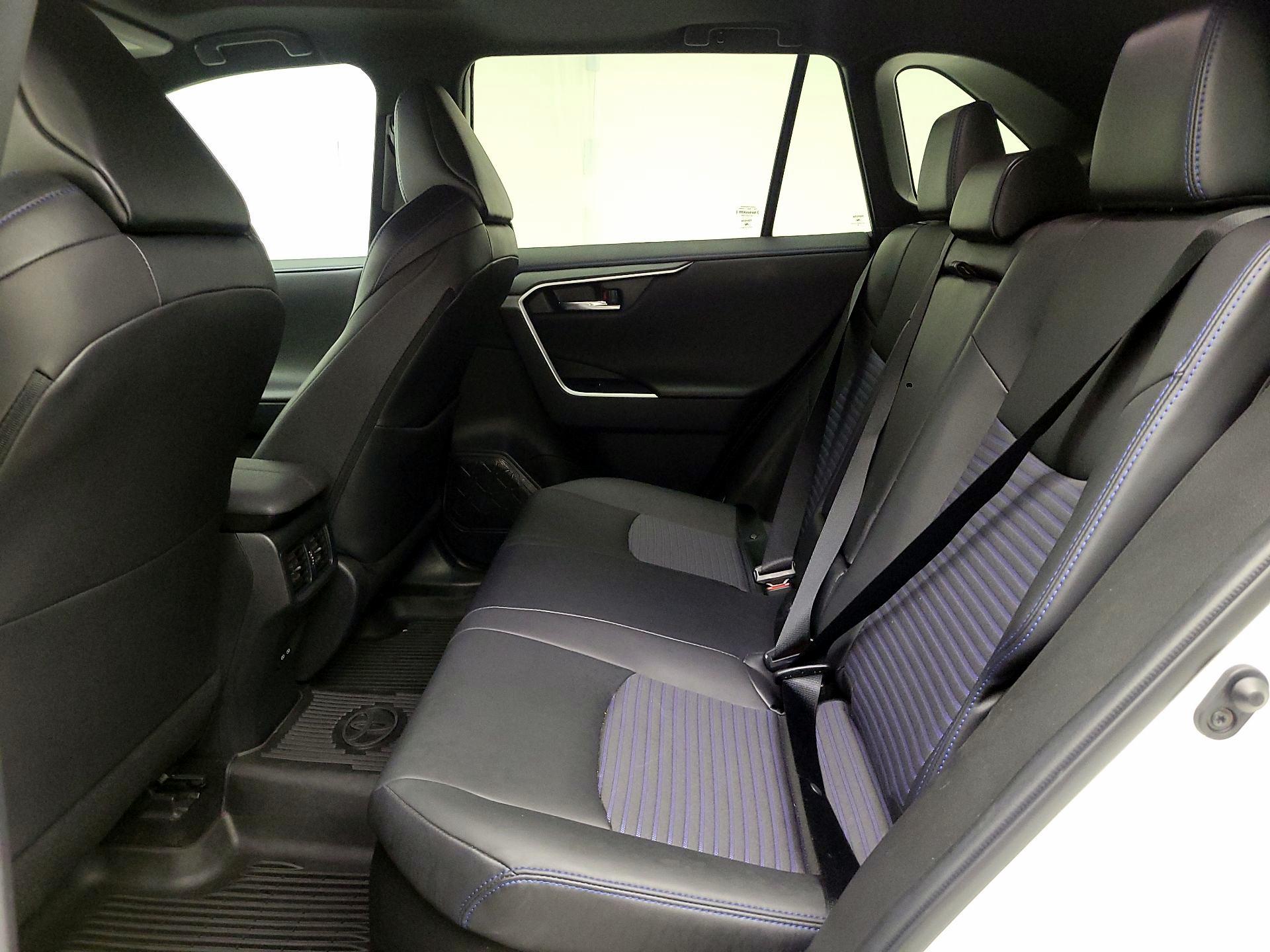 Thumbnail: 2022 Toyota RAV4 - 20