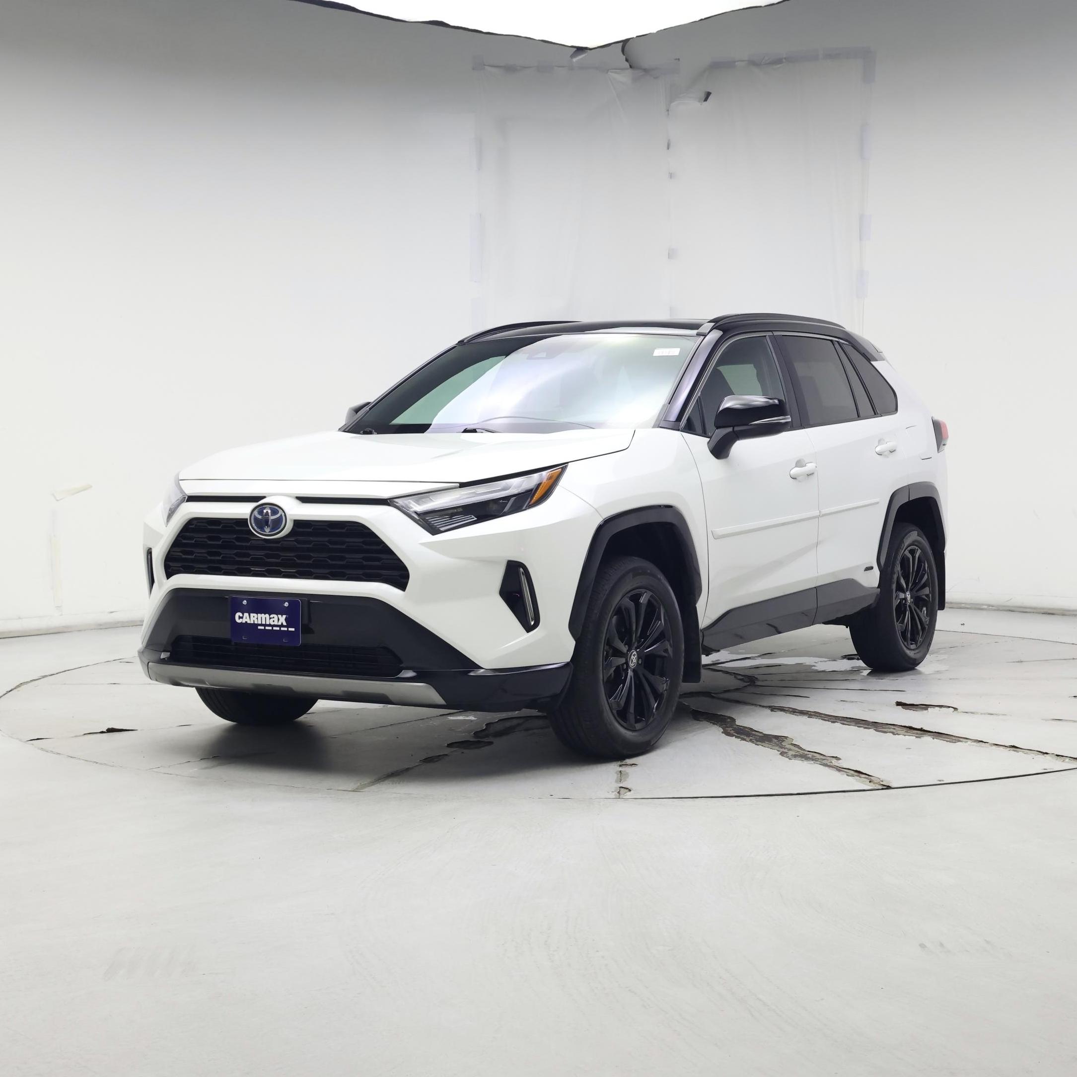 Thumbnail: 2022 Toyota RAV4 - 4