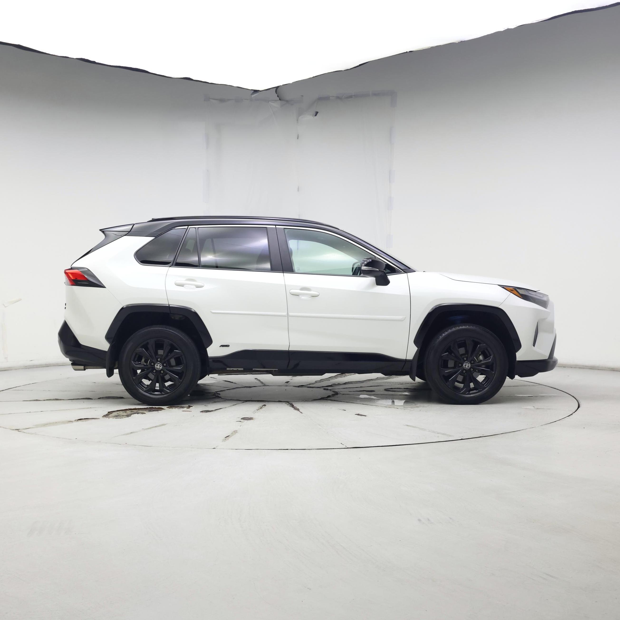 Thumbnail: 2022 Toyota RAV4 - 7