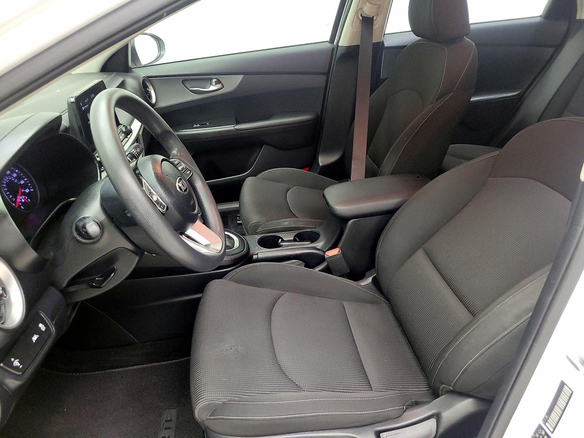 Thumbnail: 2021 Kia Forte - 11