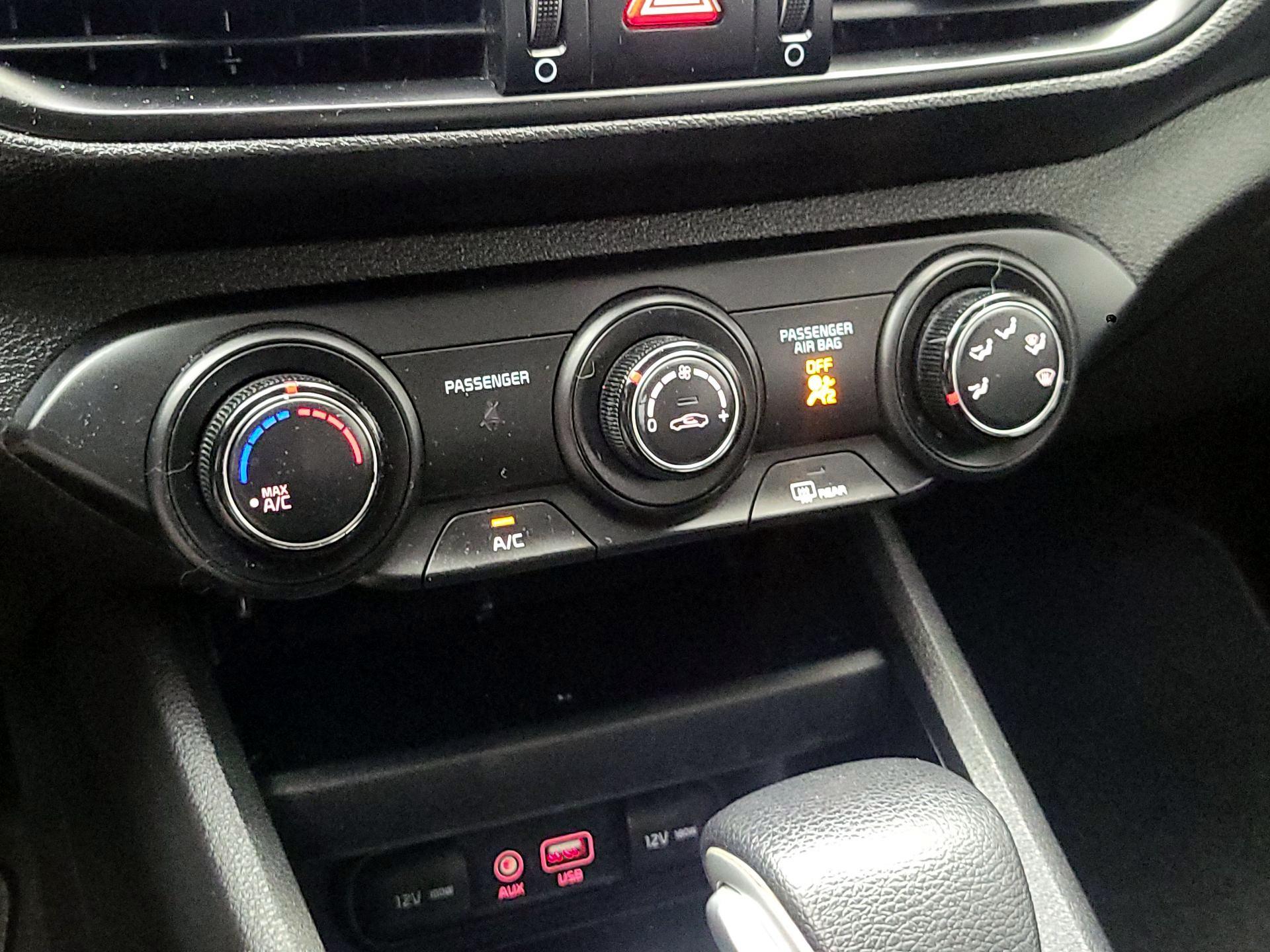 Thumbnail: 2021 Kia Forte - 16