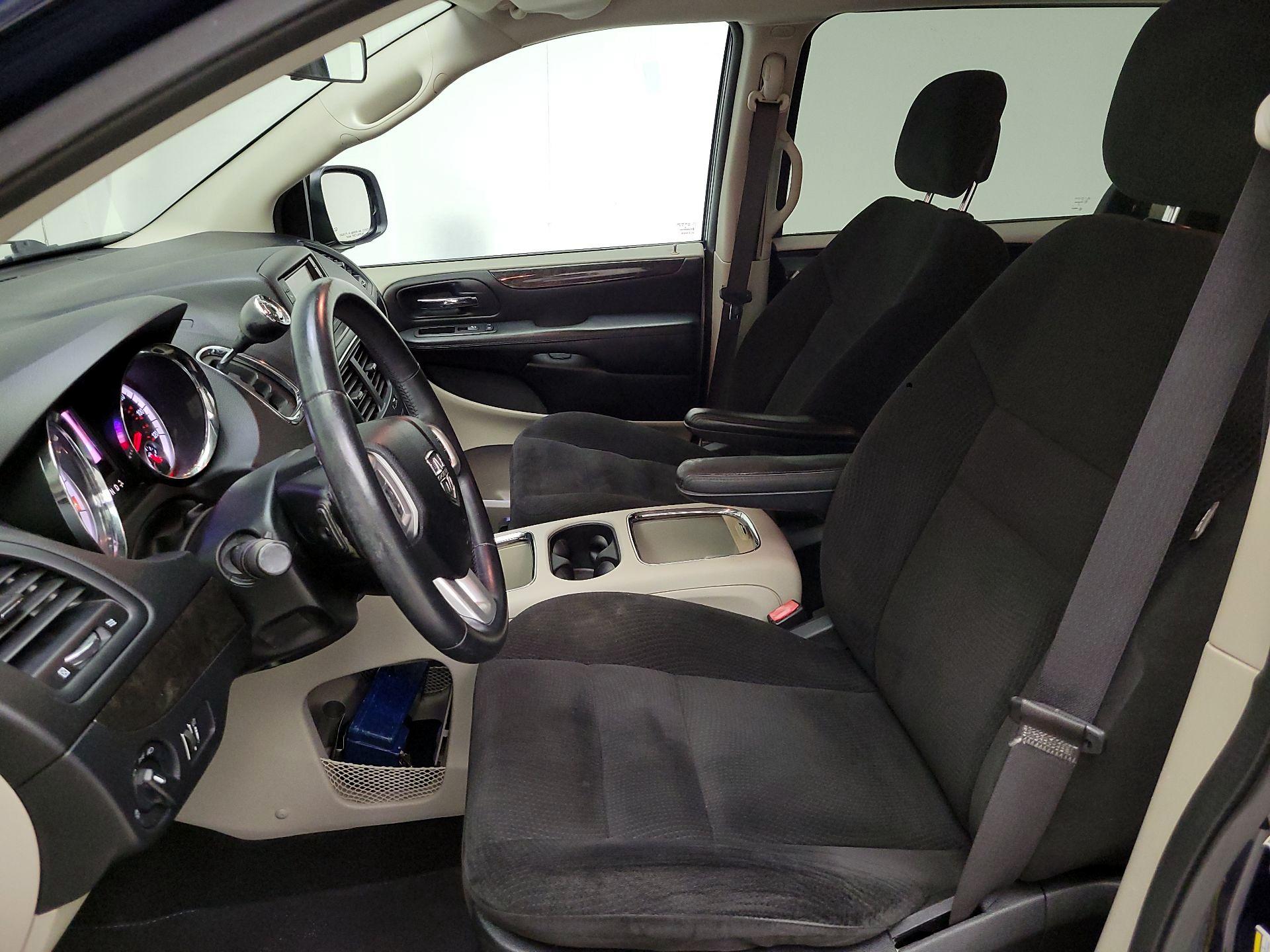 Thumbnail: 2016 Dodge Grand Caravan - 11