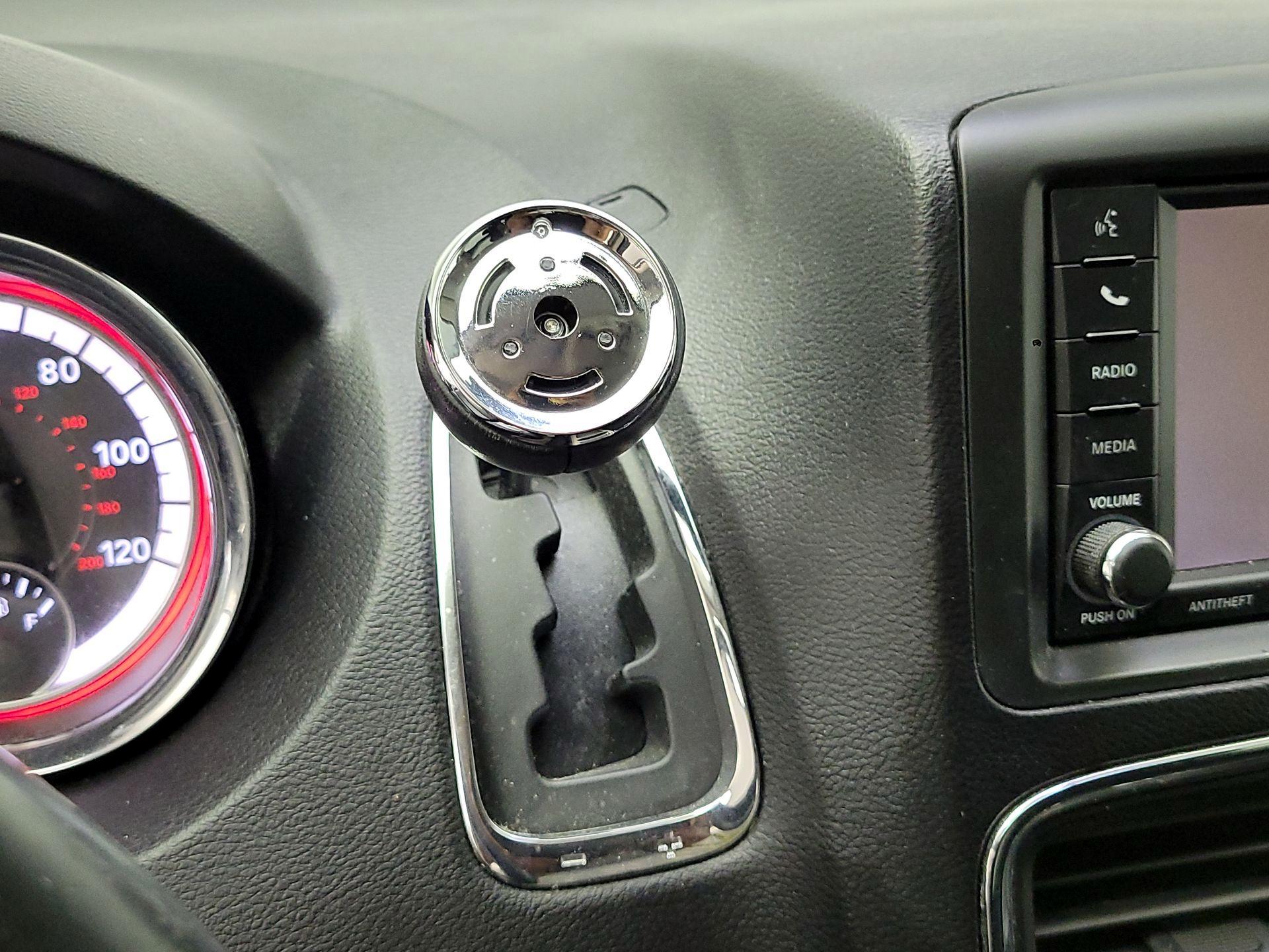 Thumbnail: 2016 Dodge Grand Caravan - 17