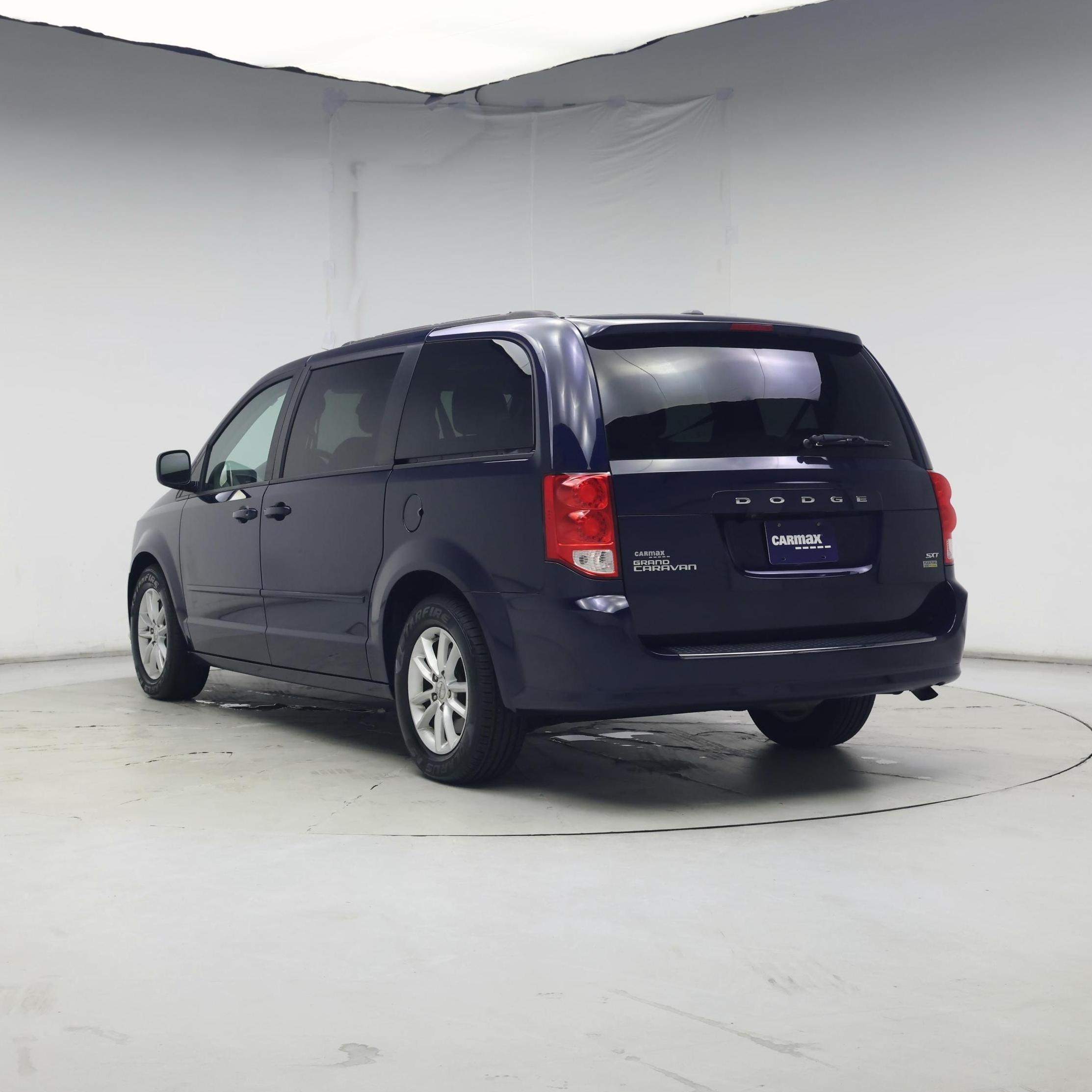 Thumbnail: 2016 Dodge Grand Caravan - 2