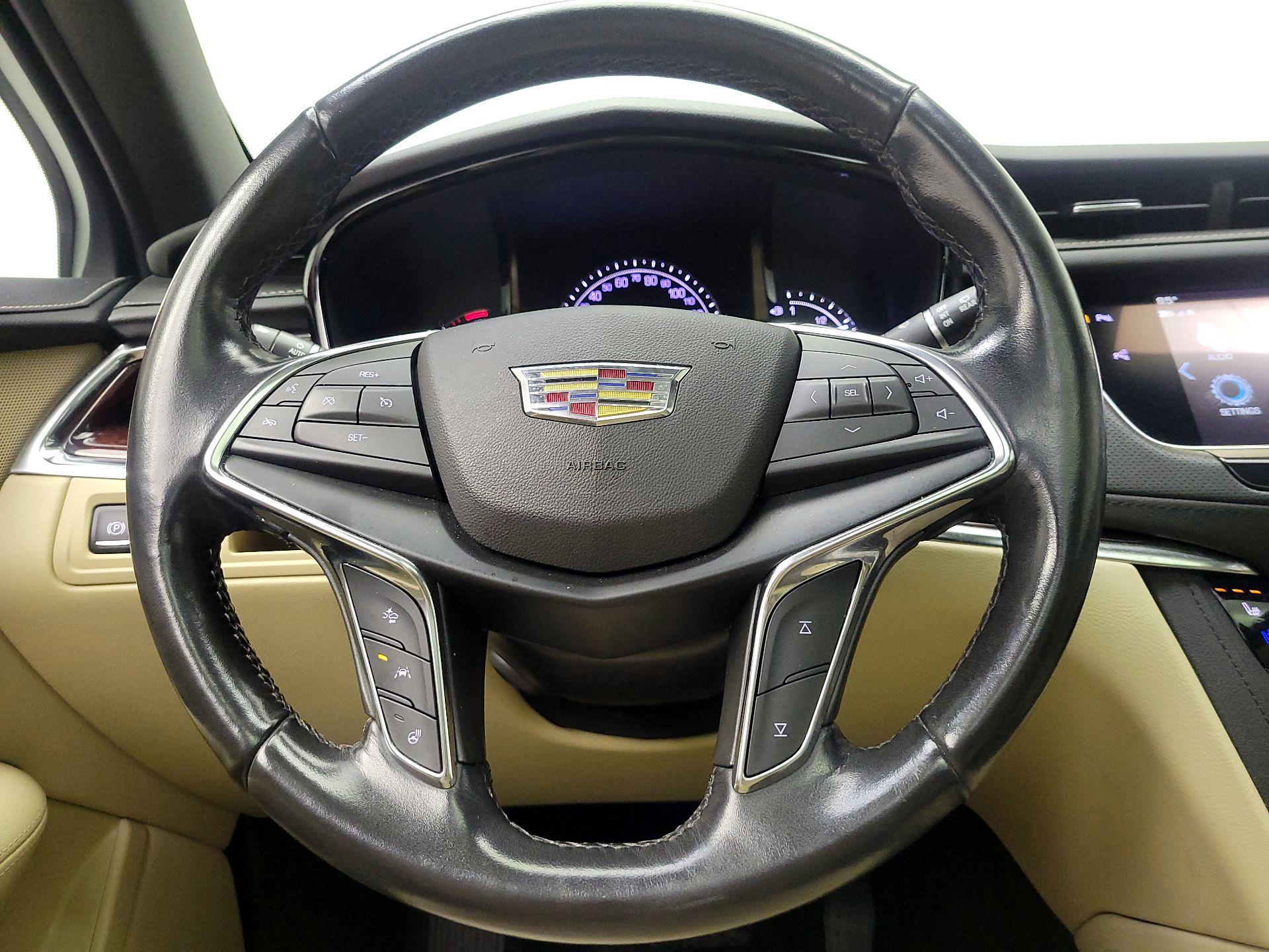 Thumbnail: 2019 Cadillac XT5 - 10