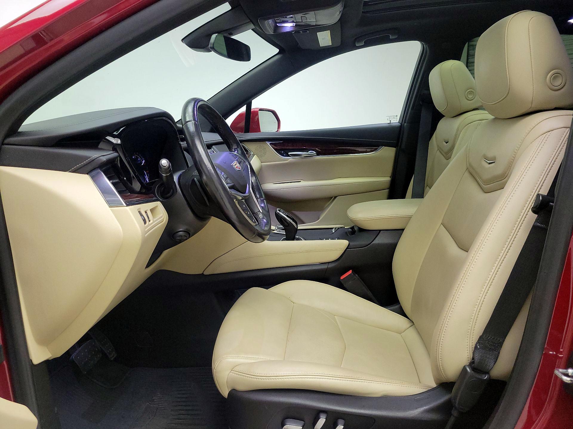 Thumbnail: 2019 Cadillac XT5 - 11