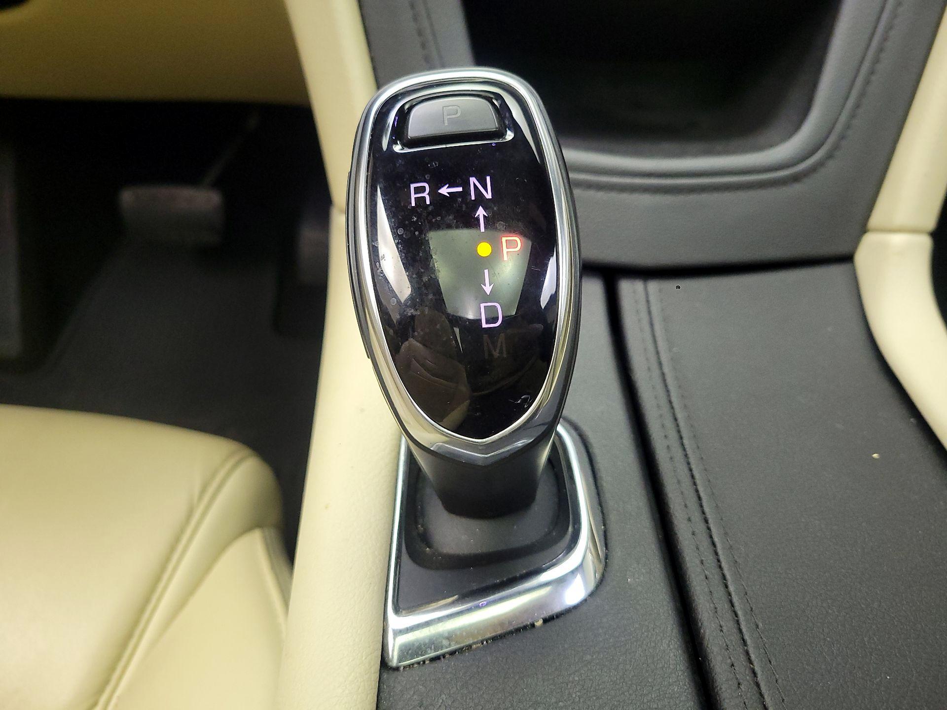 Thumbnail: 2019 Cadillac XT5 - 18