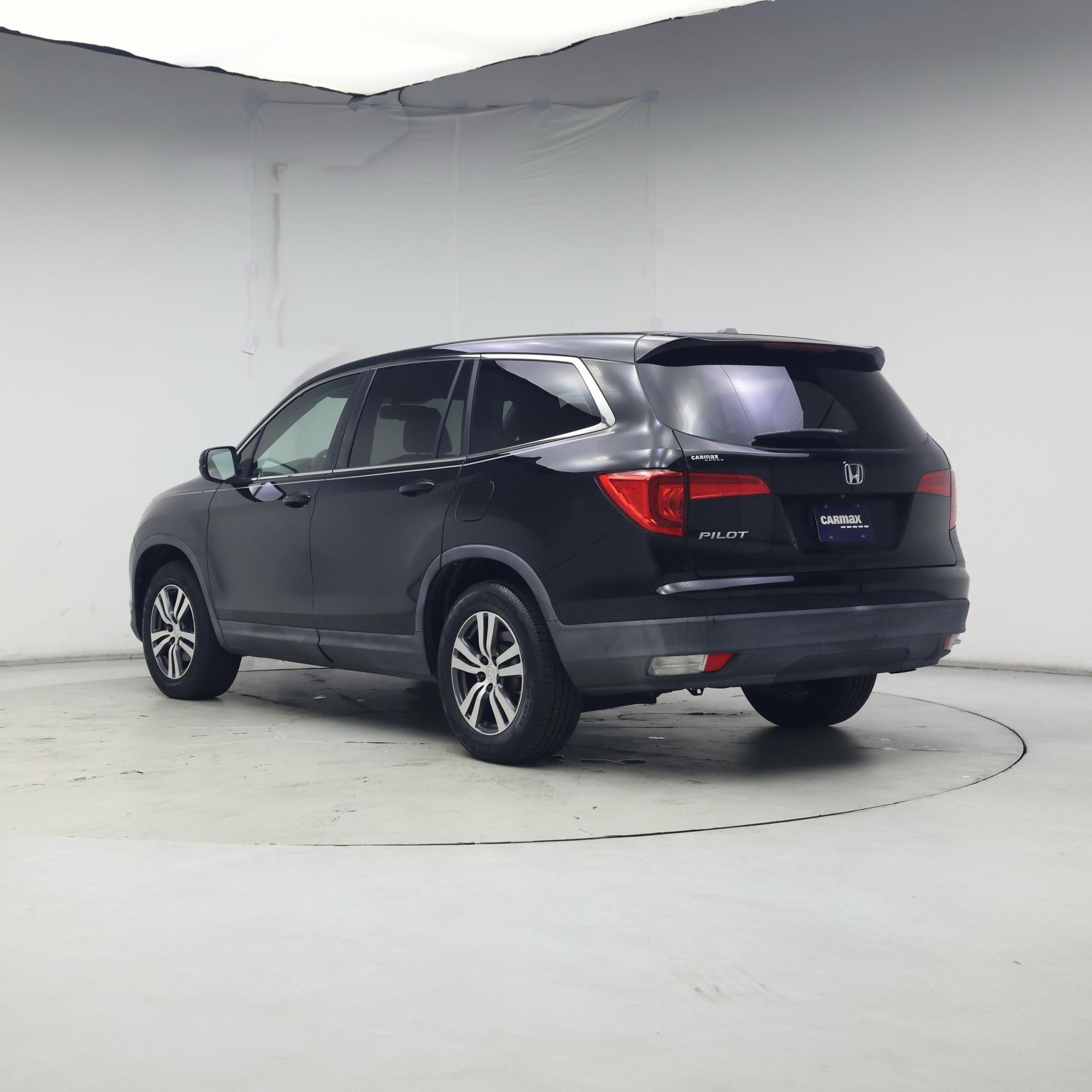 Thumbnail: 2017 Honda Pilot - 2
