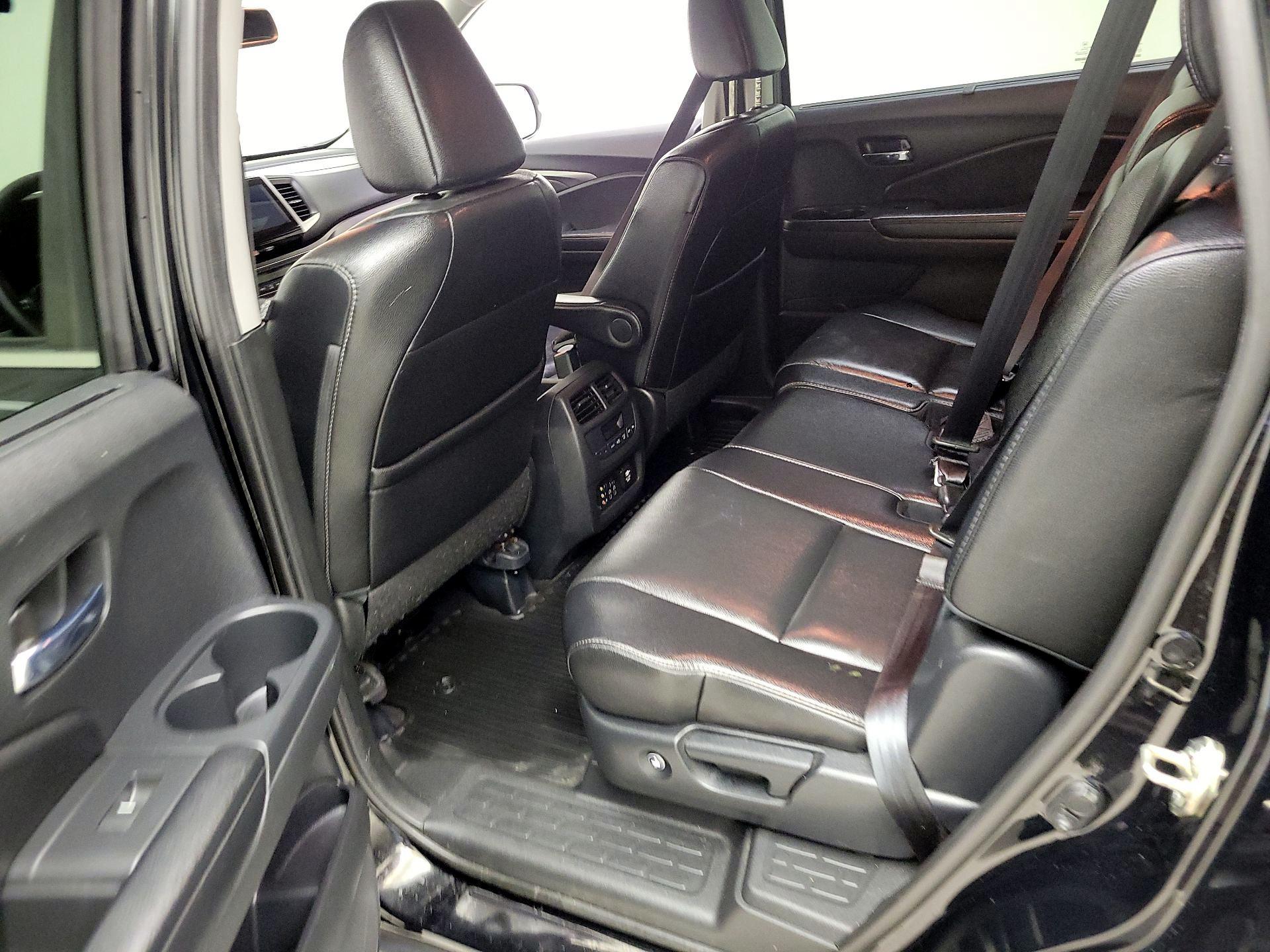 Thumbnail: 2017 Honda Pilot - 19