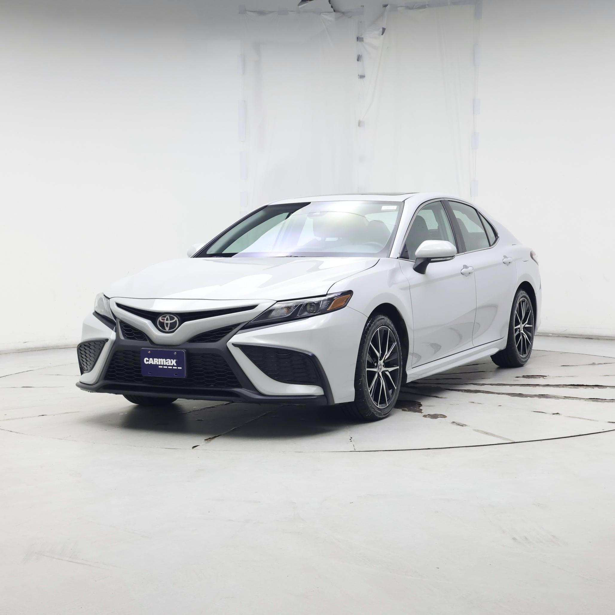 Thumbnail: 2023 Toyota Camry - 4