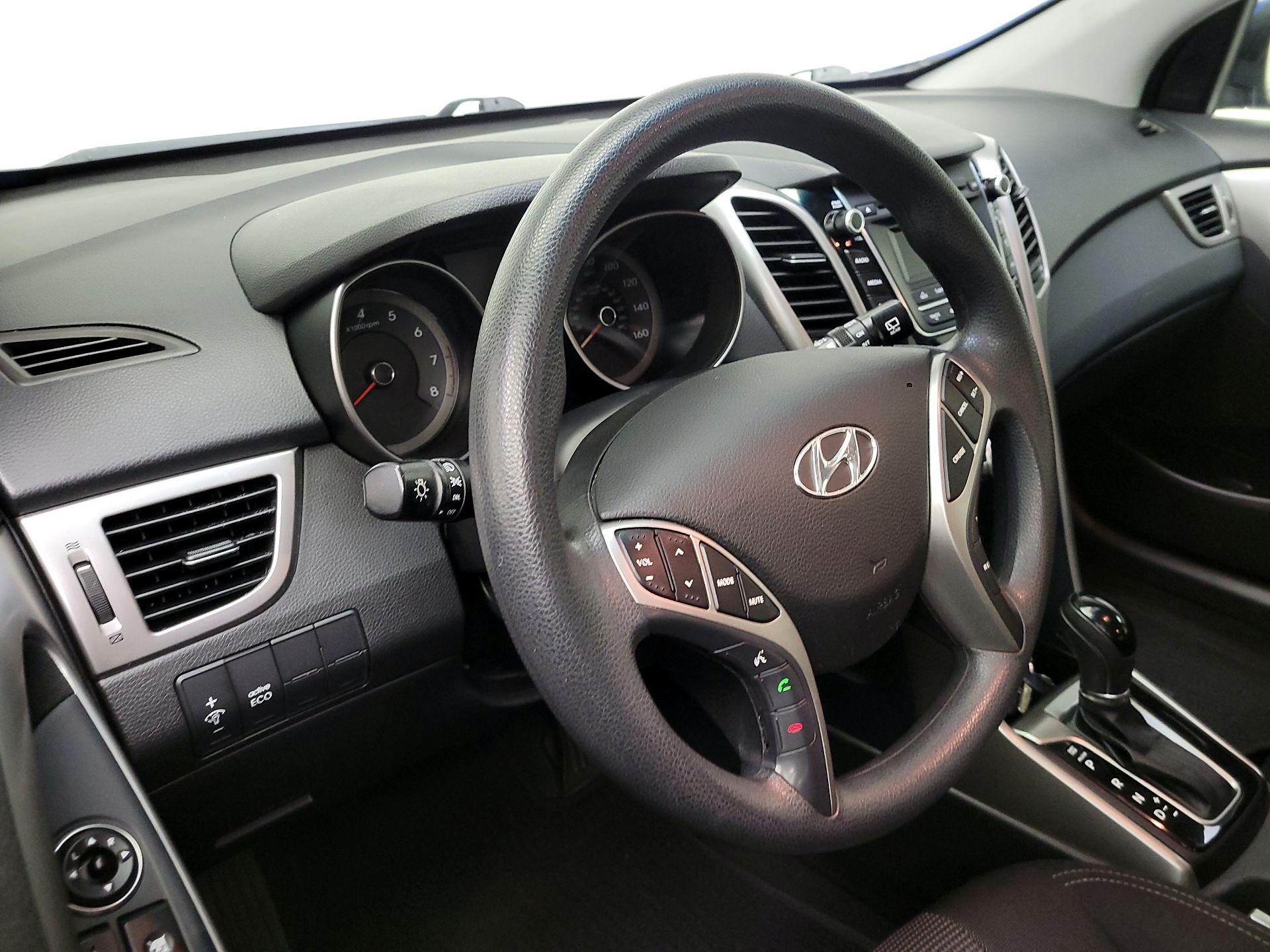 Thumbnail: 2017 Hyundai Elantra - 9