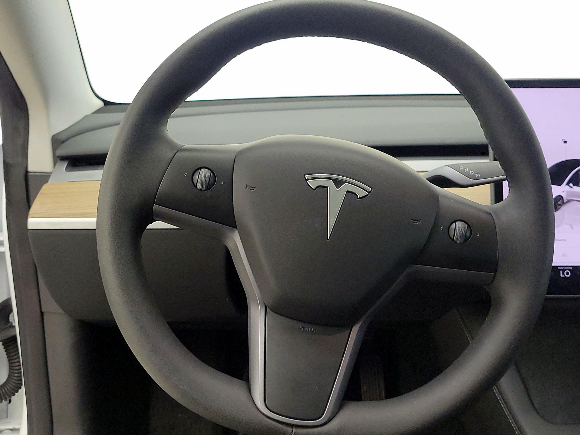 Thumbnail: 2023 Tesla Model 3 - 10