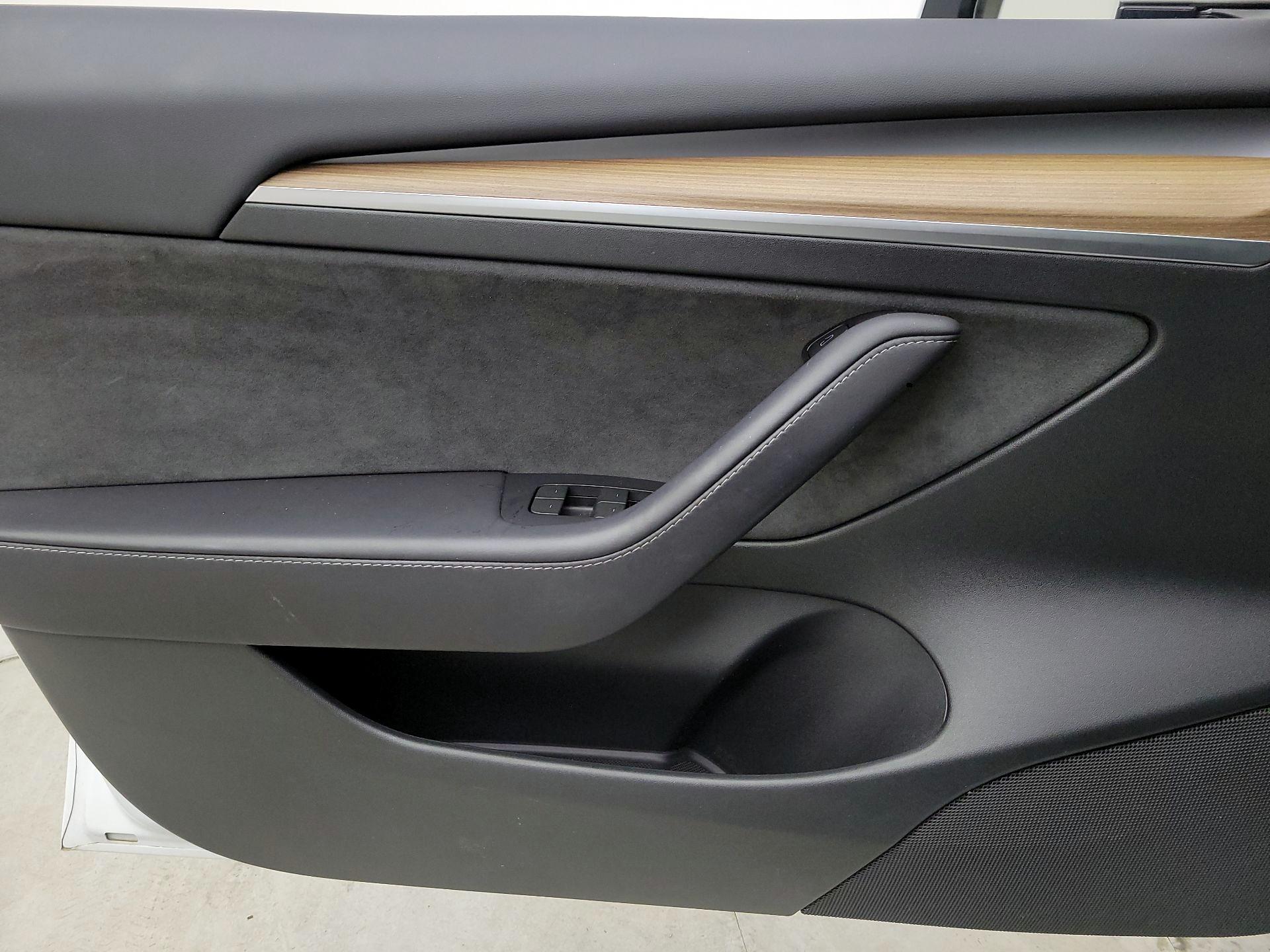 Thumbnail: 2023 Tesla Model 3 - 12