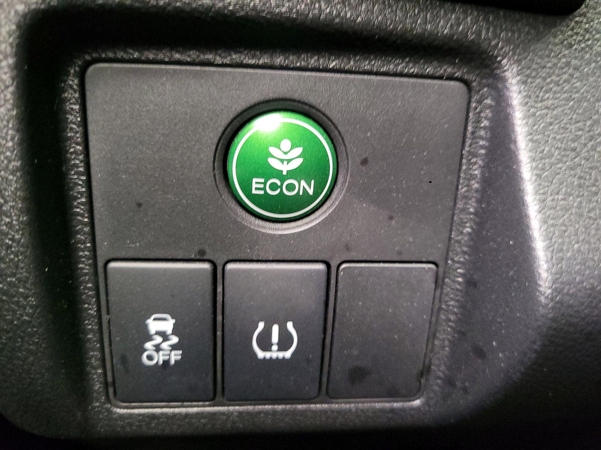 Thumbnail: 2016 Honda HR-V - 13