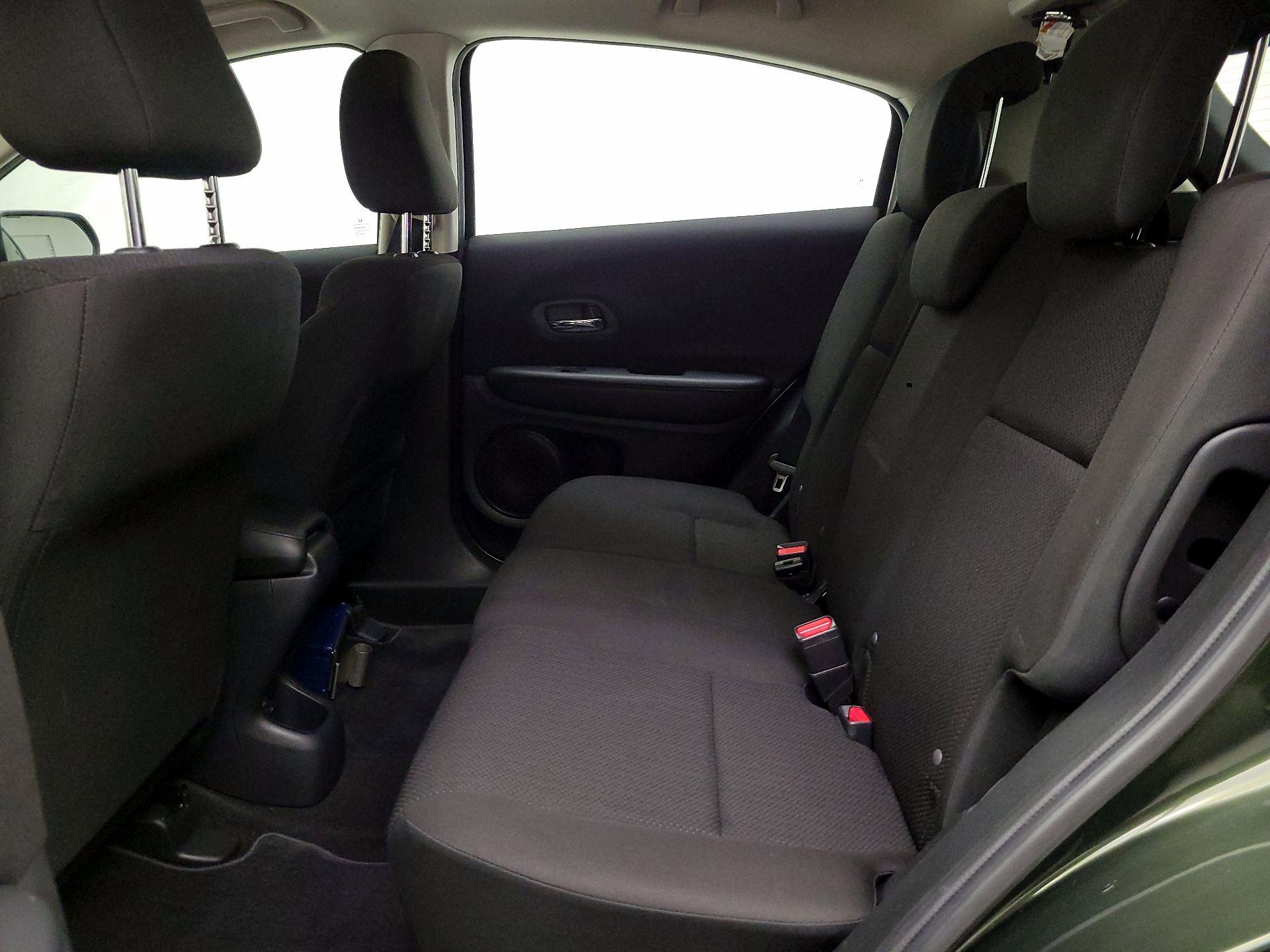 Thumbnail: 2016 Honda HR-V - 19