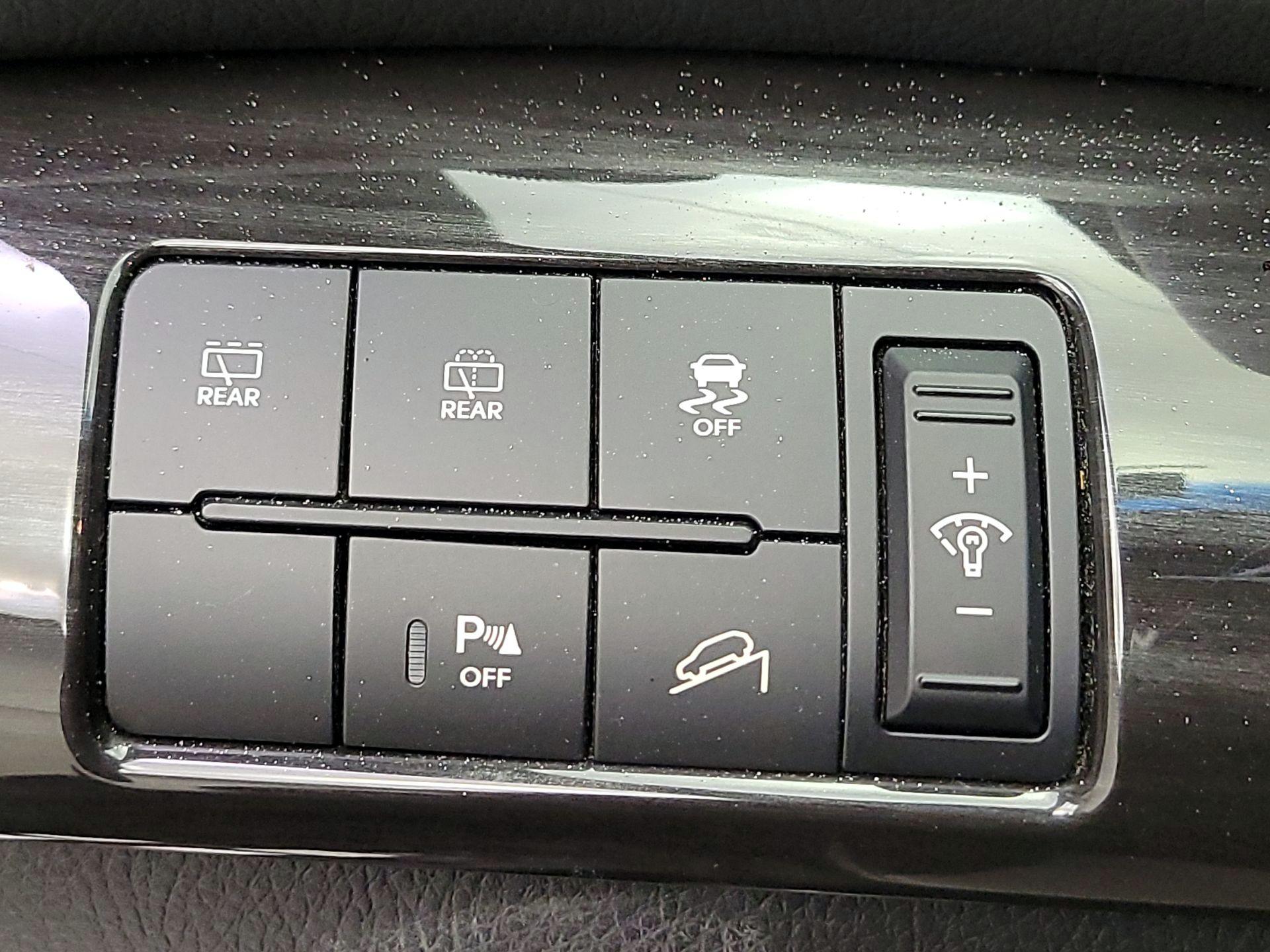 Thumbnail: 2013 Kia Sorento - 13