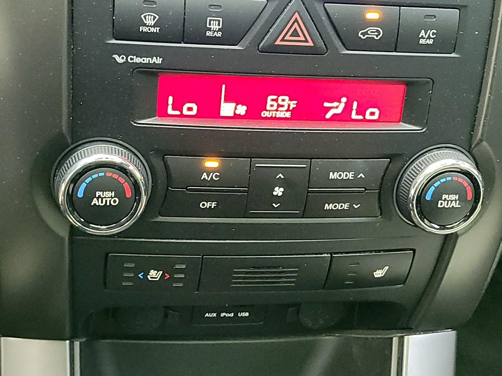 Thumbnail: 2013 Kia Sorento - 17