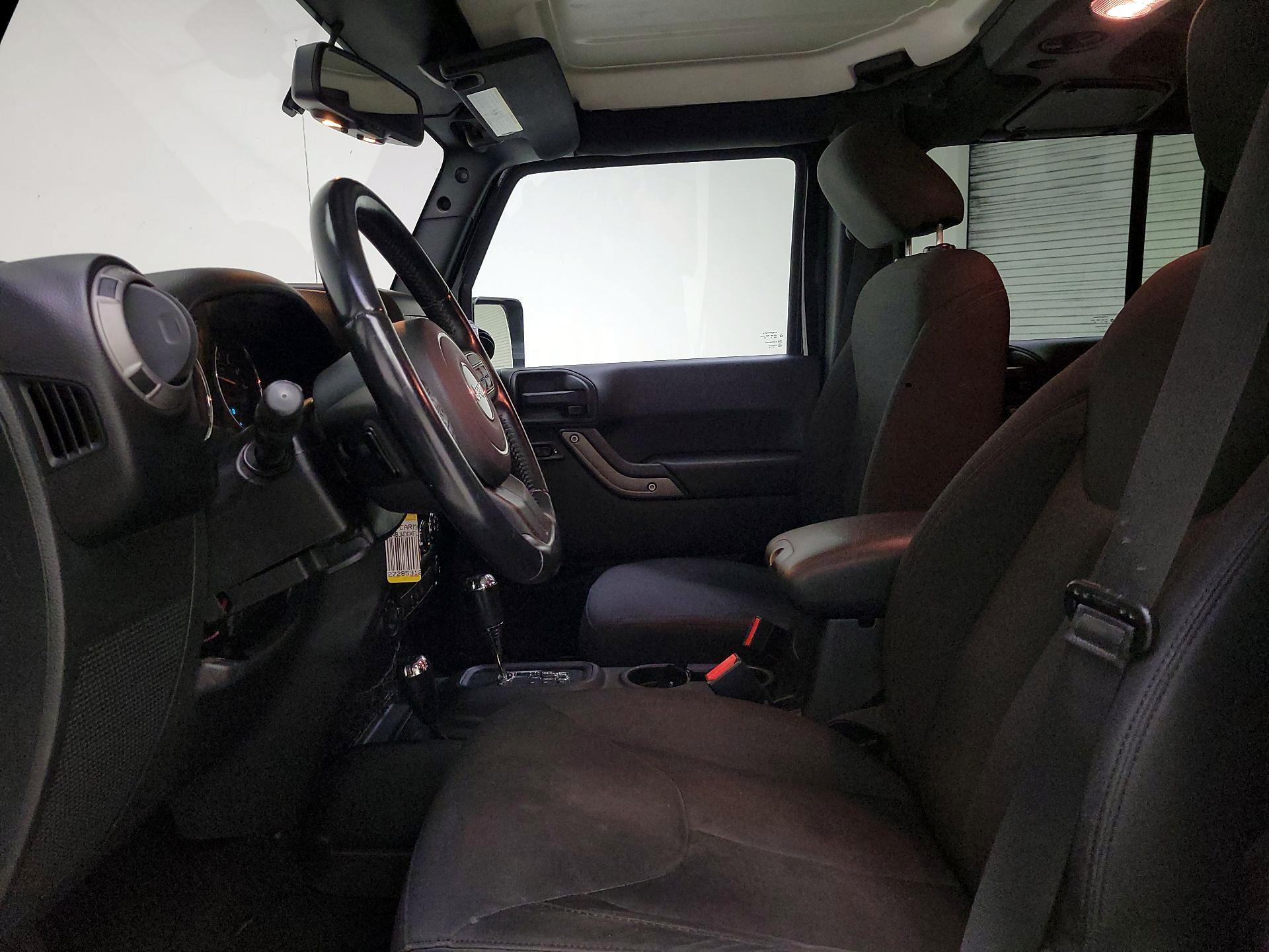 Thumbnail: 2015 Jeep Wrangler - 11