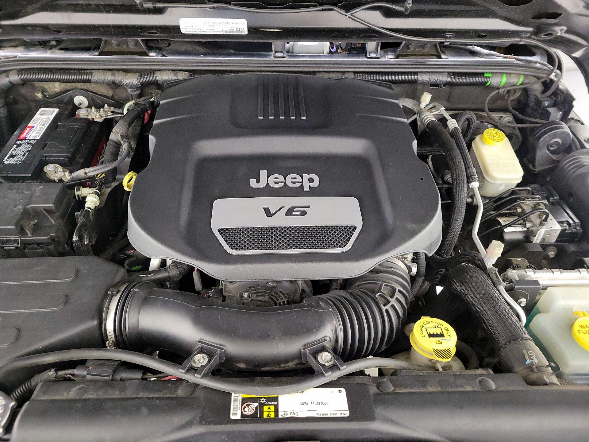 Thumbnail: 2015 Jeep Wrangler - 19