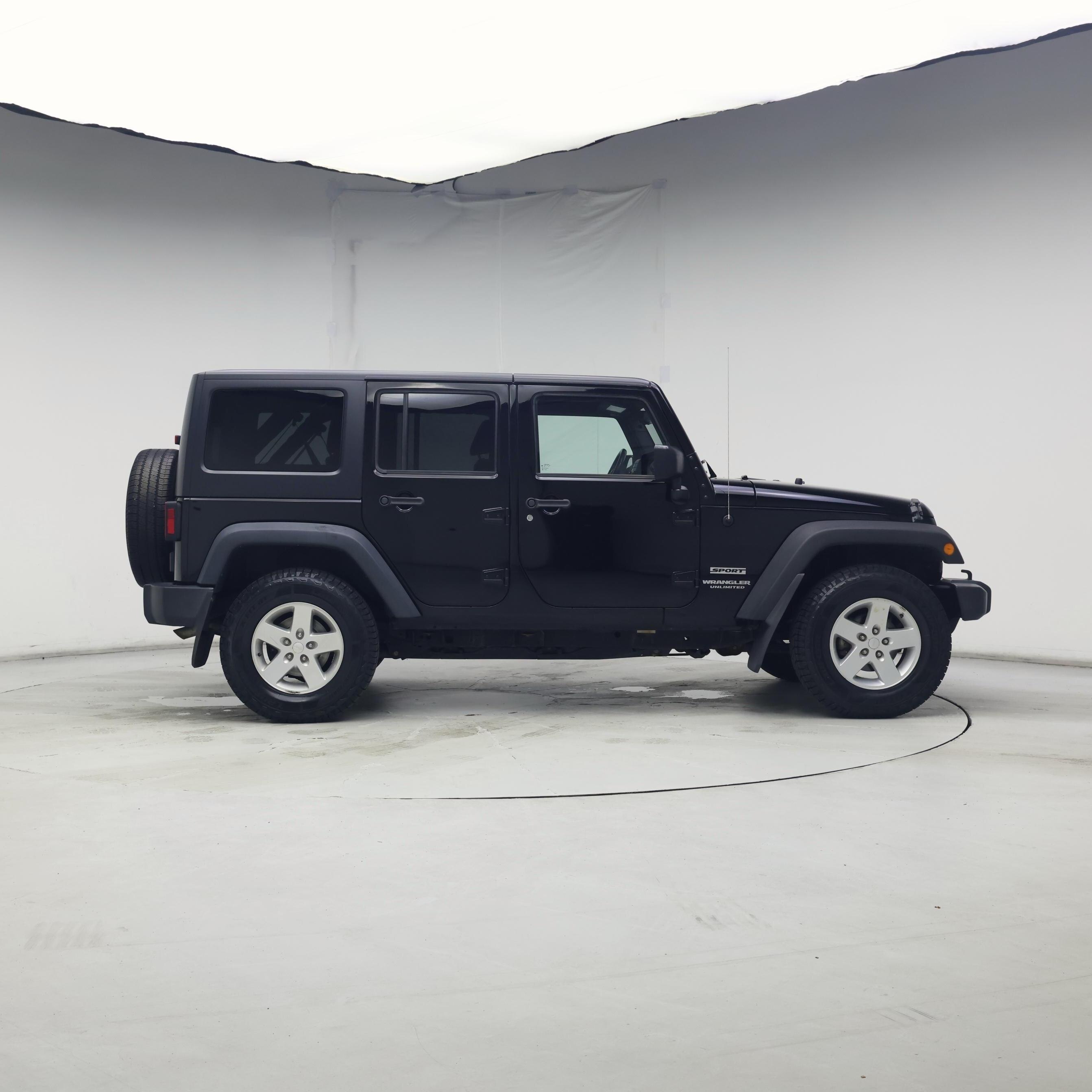Thumbnail: 2015 Jeep Wrangler - 7