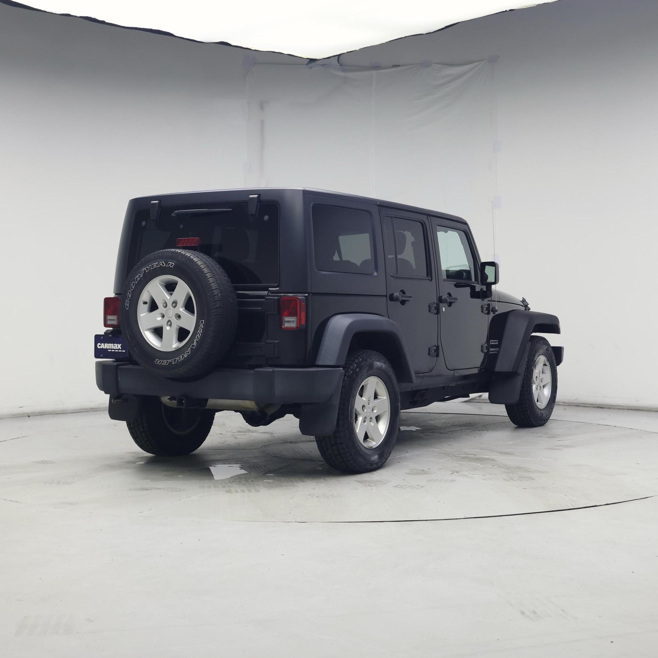 Thumbnail: 2015 Jeep Wrangler - 8