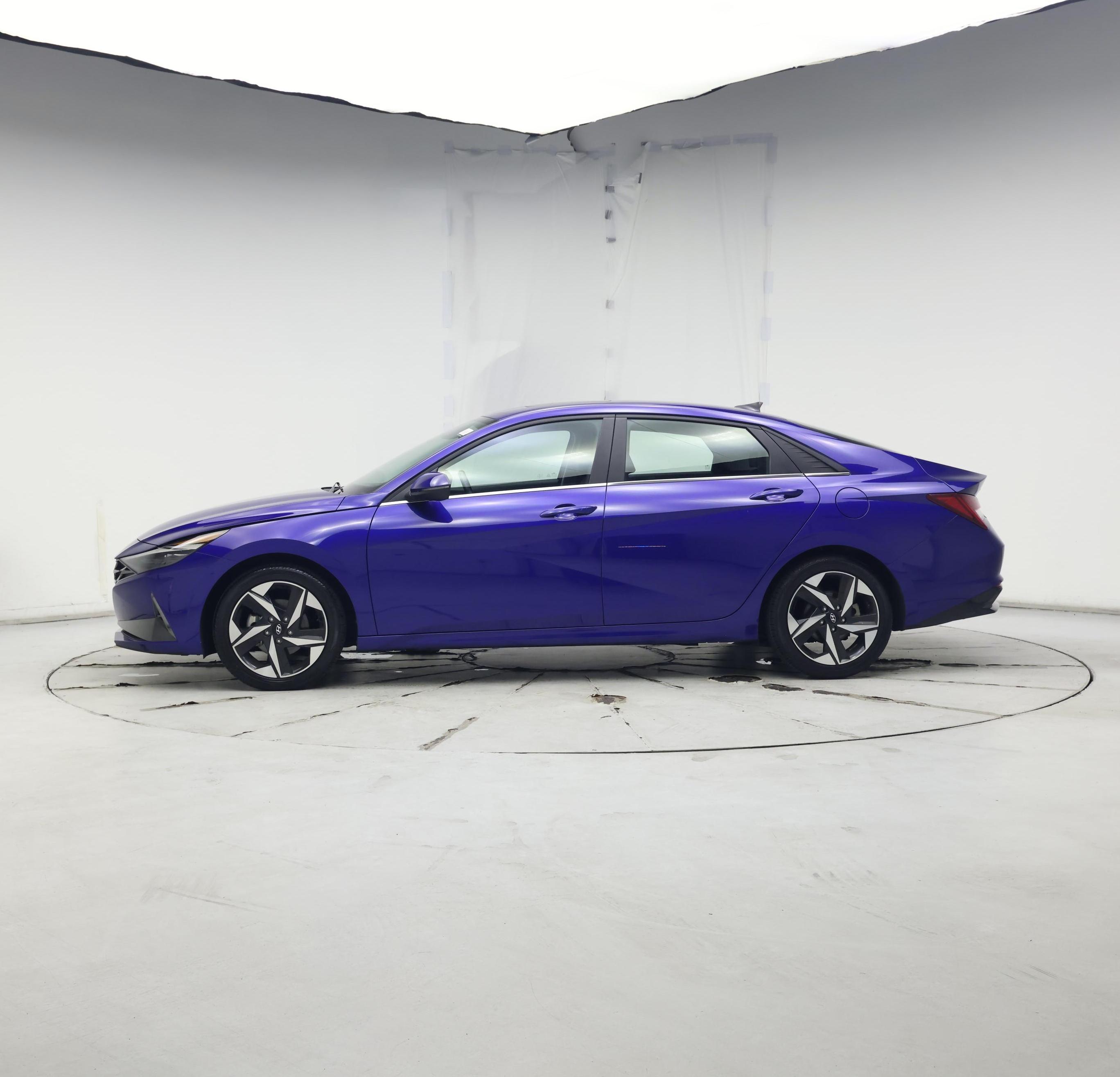 Thumbnail: 2023 Hyundai Elantra - 3
