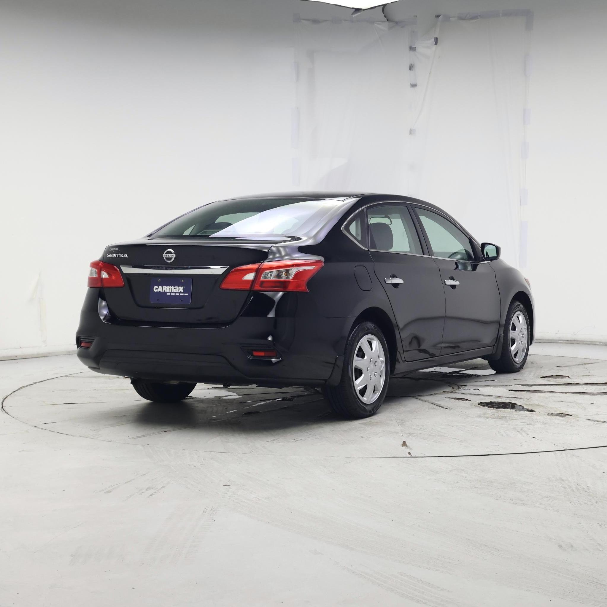 Thumbnail: 2018 Nissan Sentra - 8