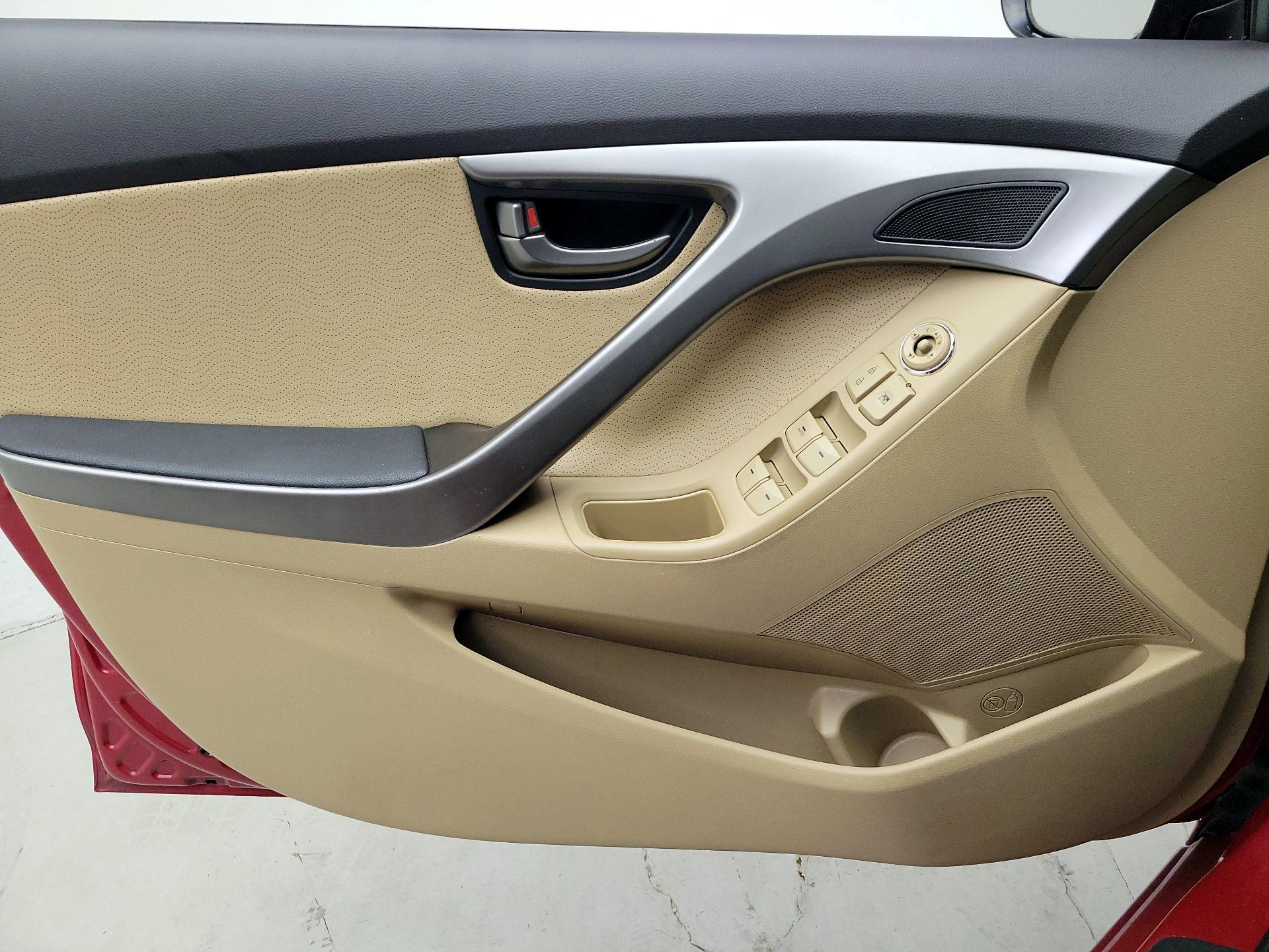 Thumbnail: 2013 Hyundai Elantra - 12