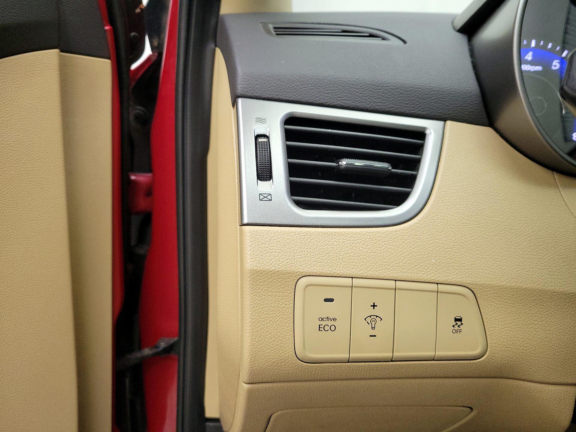 Thumbnail: 2013 Hyundai Elantra - 13
