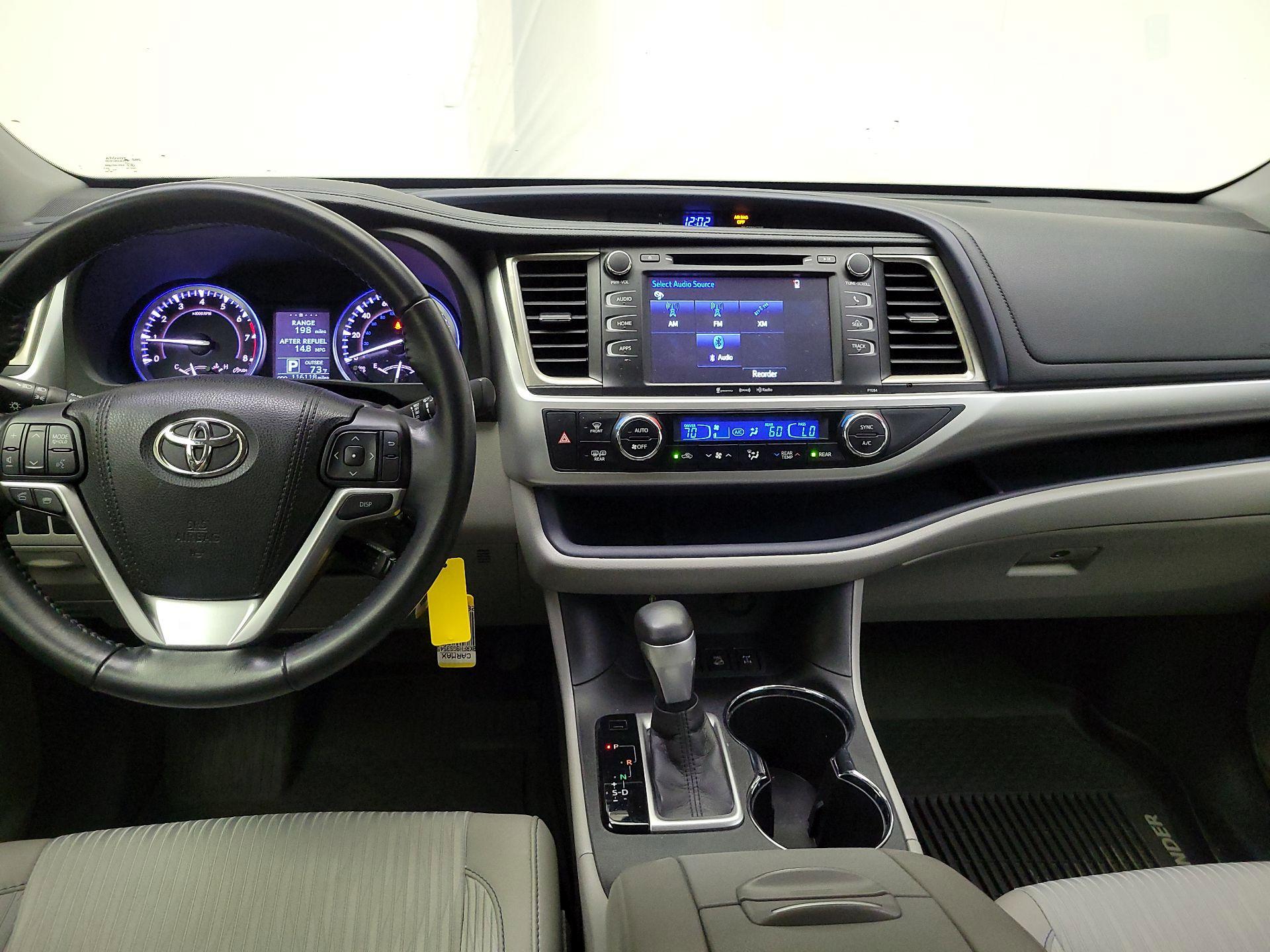 Thumbnail: 2016 Toyota Highlander - 9
