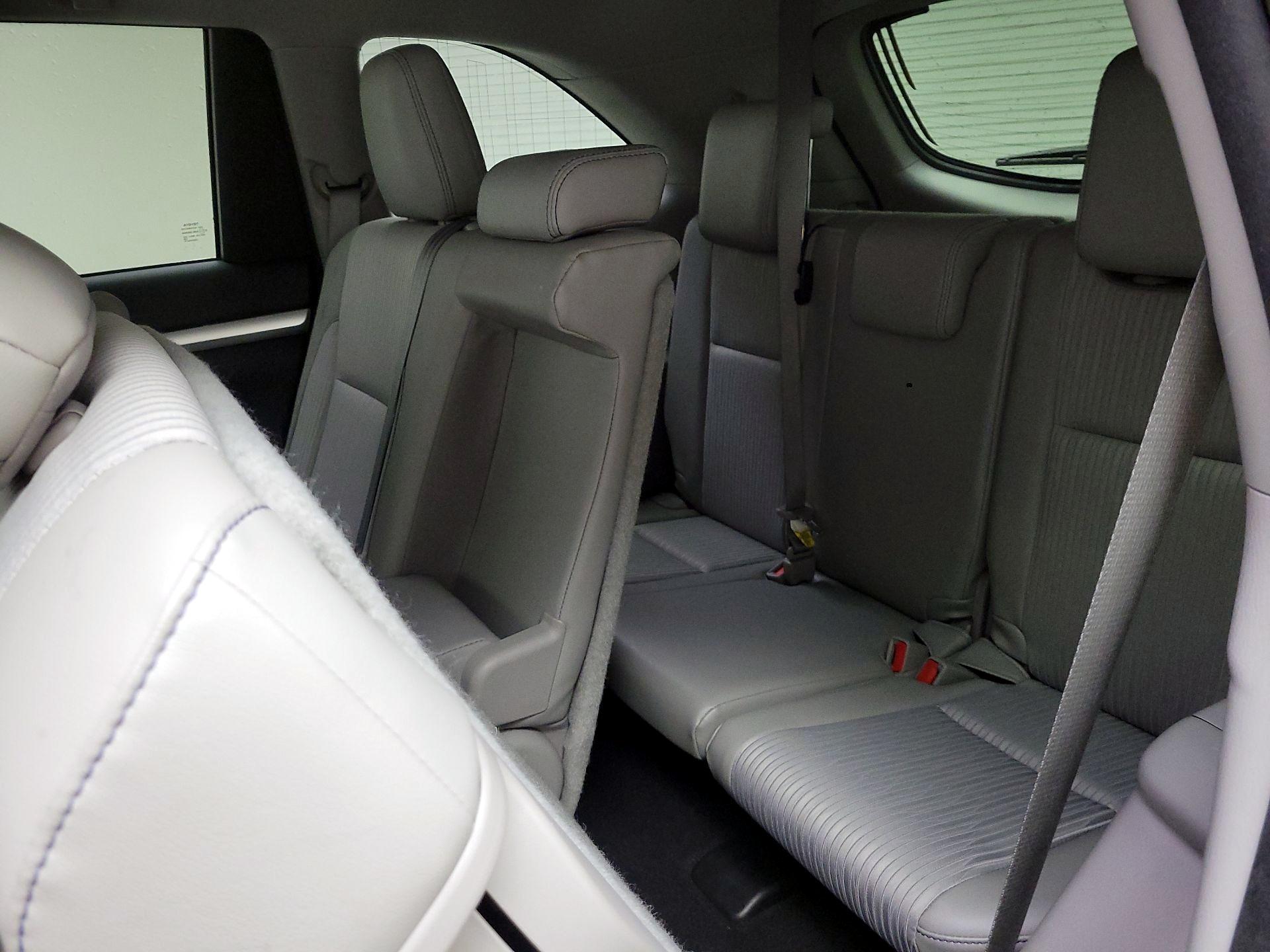 Thumbnail: 2016 Toyota Highlander - 20