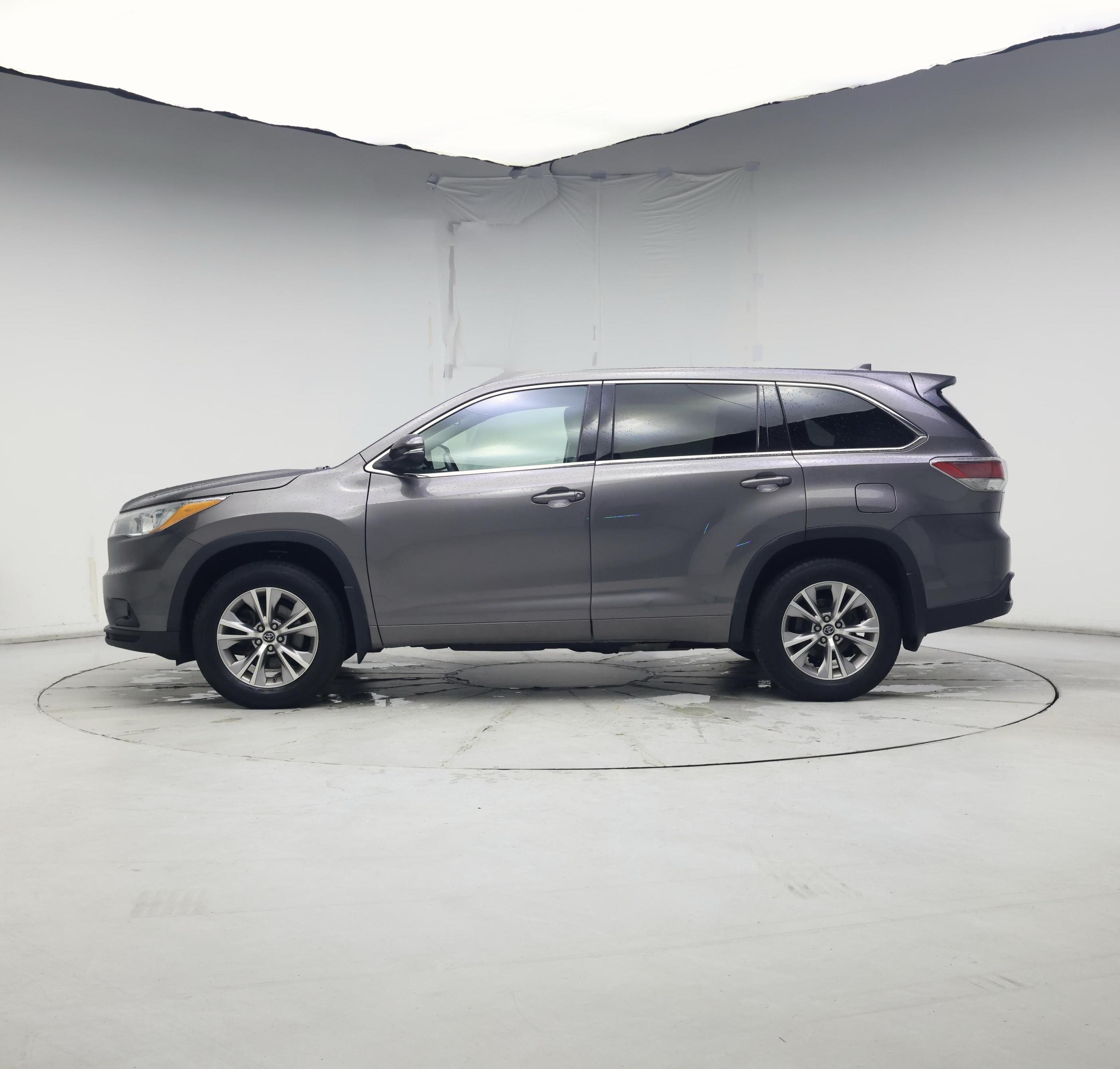 Thumbnail: 2016 Toyota Highlander - 3