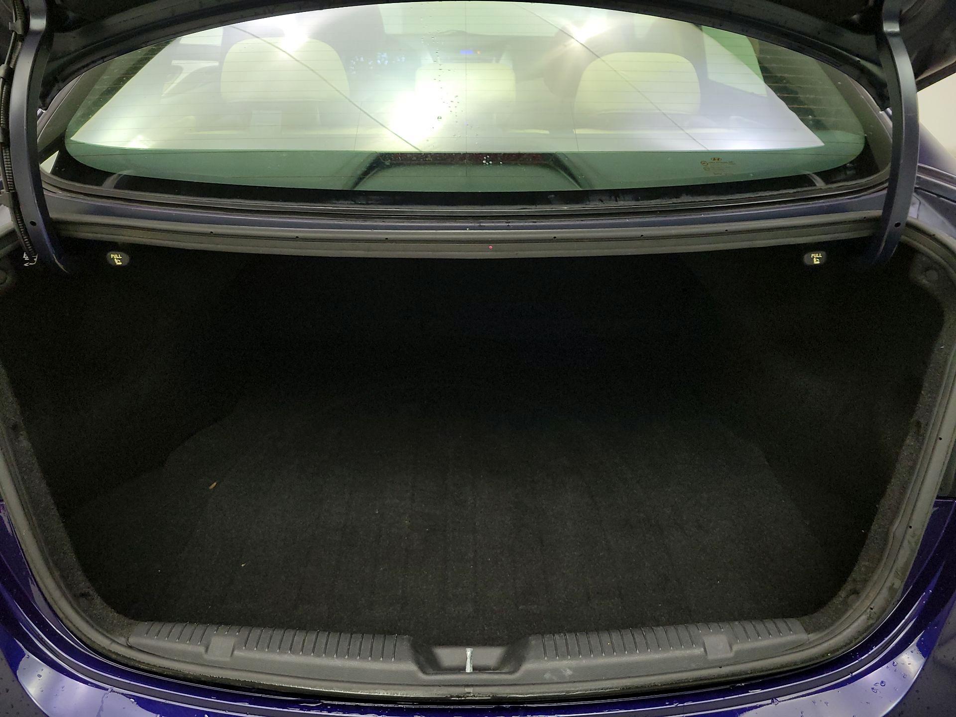 Thumbnail: 2013 Hyundai Elantra - 19