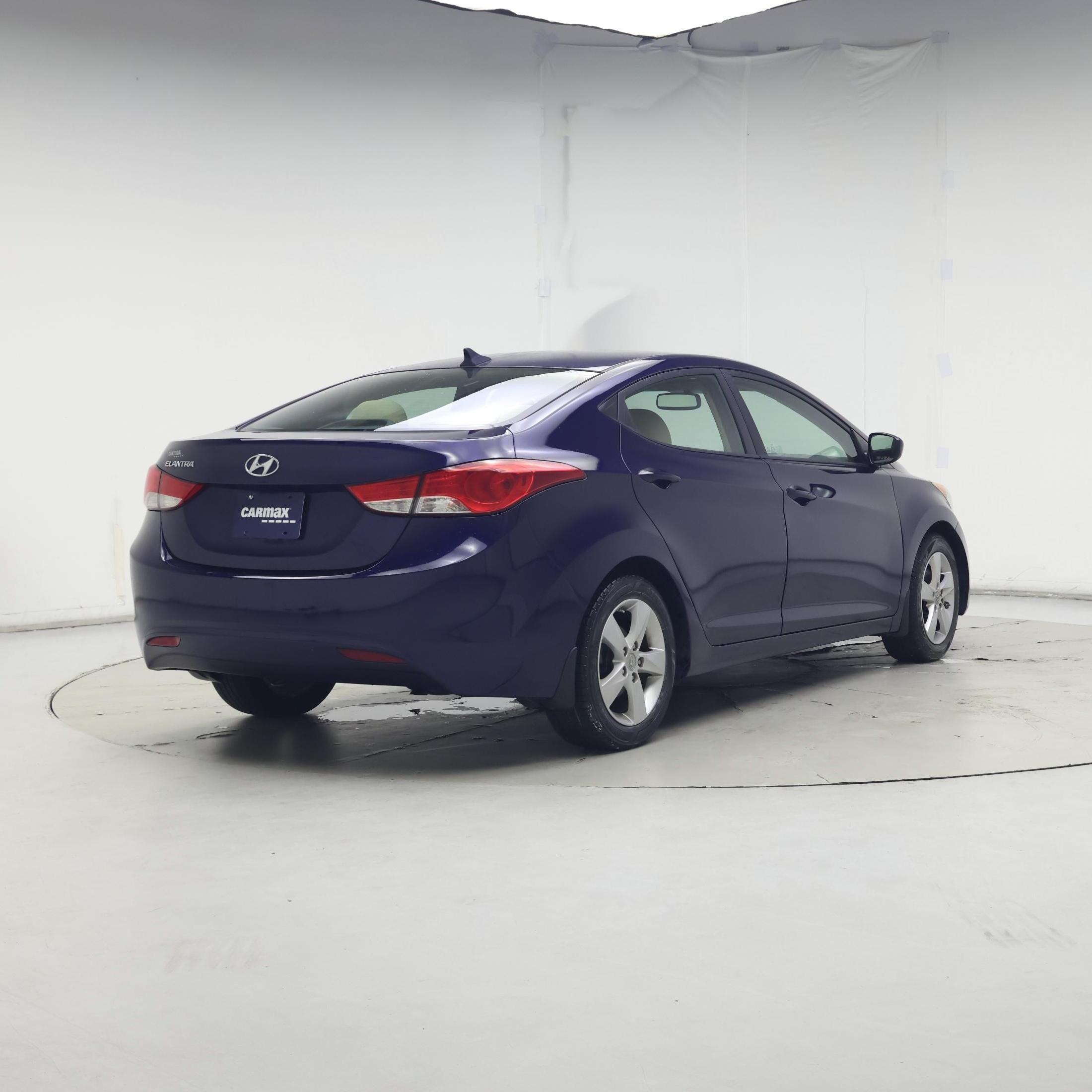 Thumbnail: 2013 Hyundai Elantra - 8