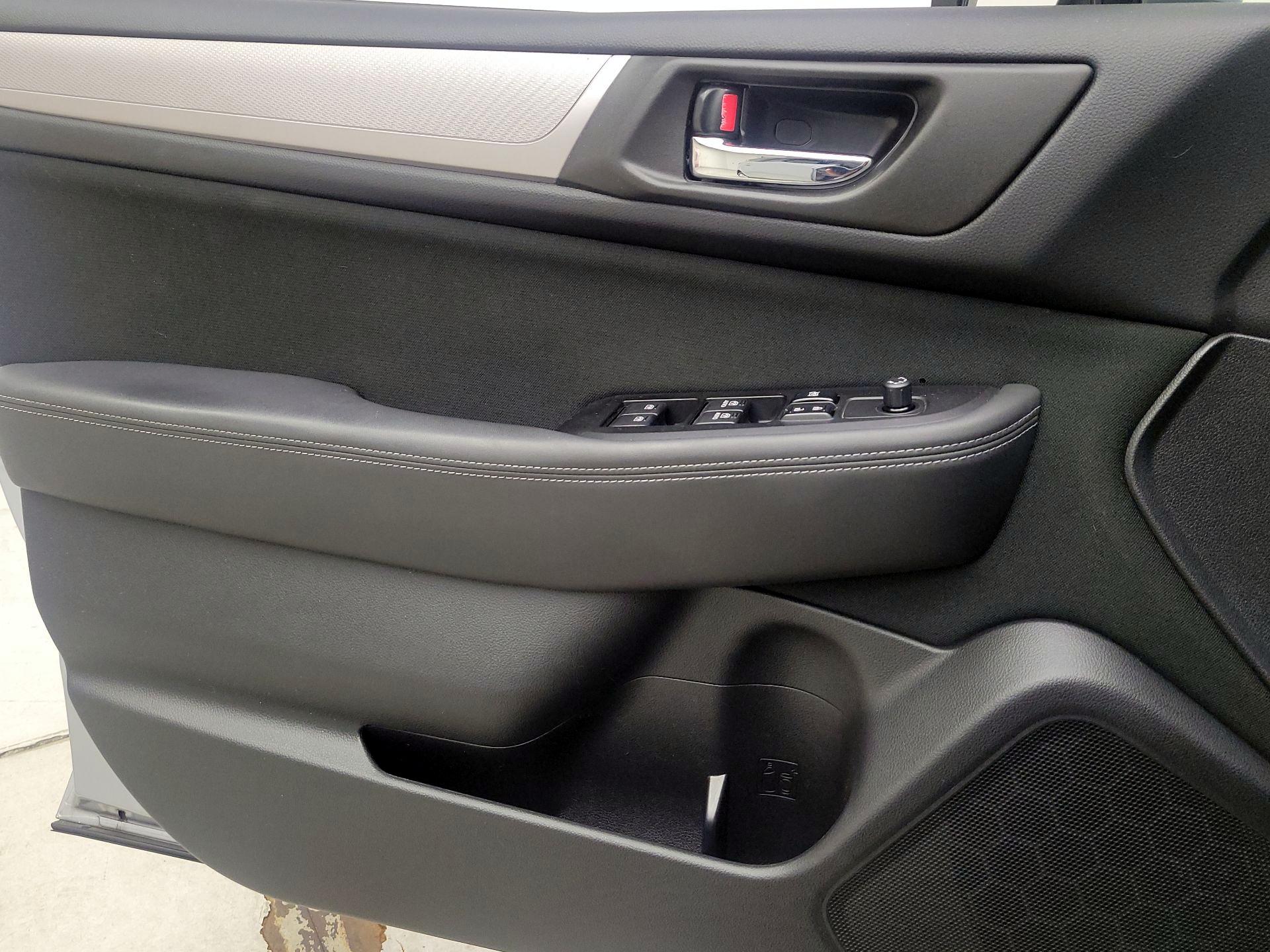 Thumbnail: 2015 Subaru Outback - 12