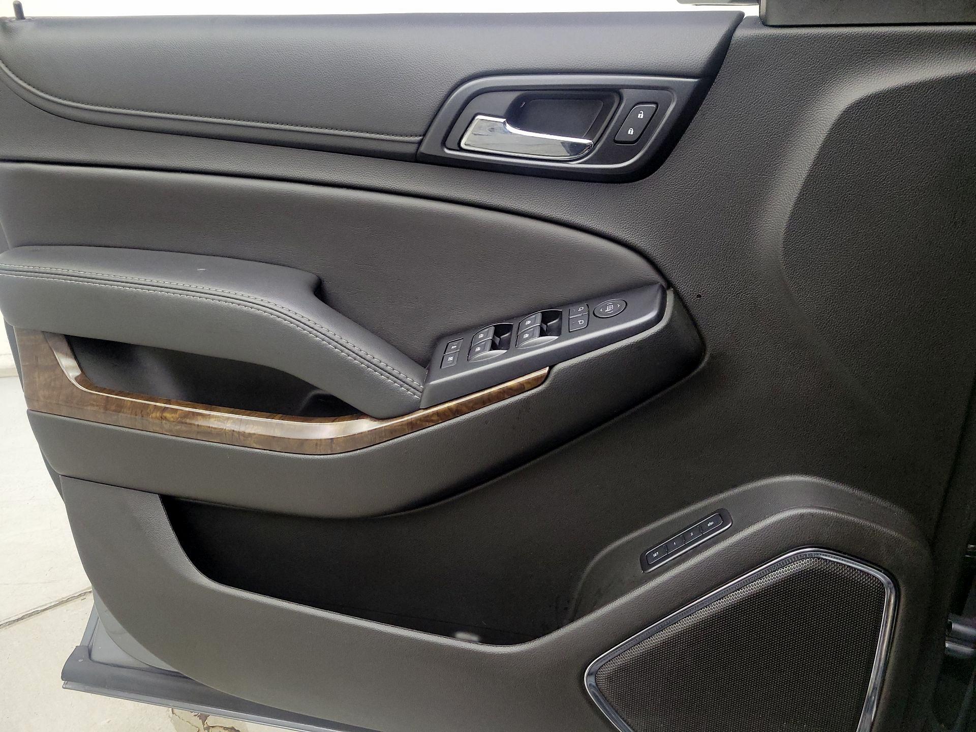 Thumbnail: 2019 Chevrolet Tahoe - 12