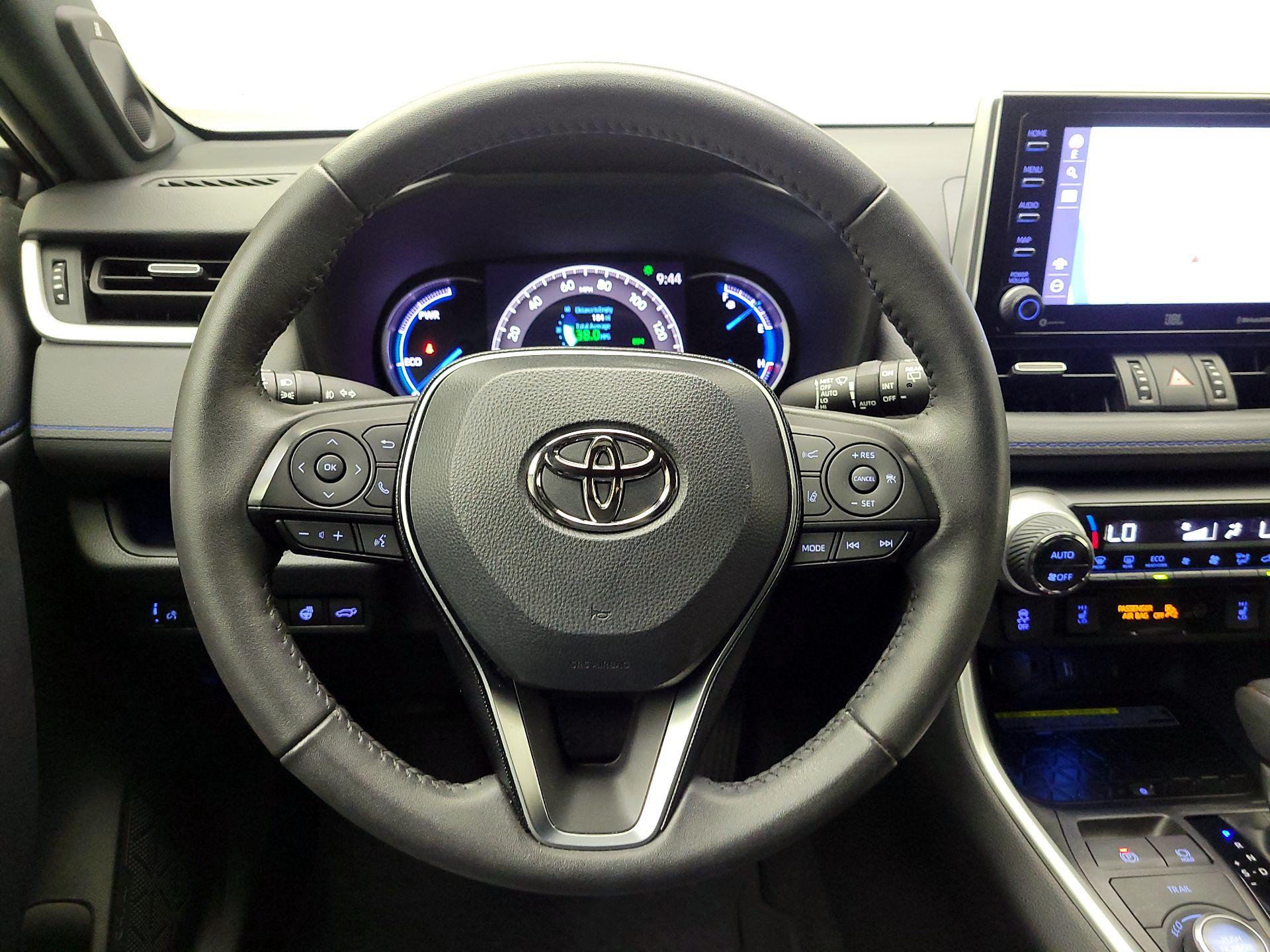 Thumbnail: 2021 Toyota RAV4 - 10