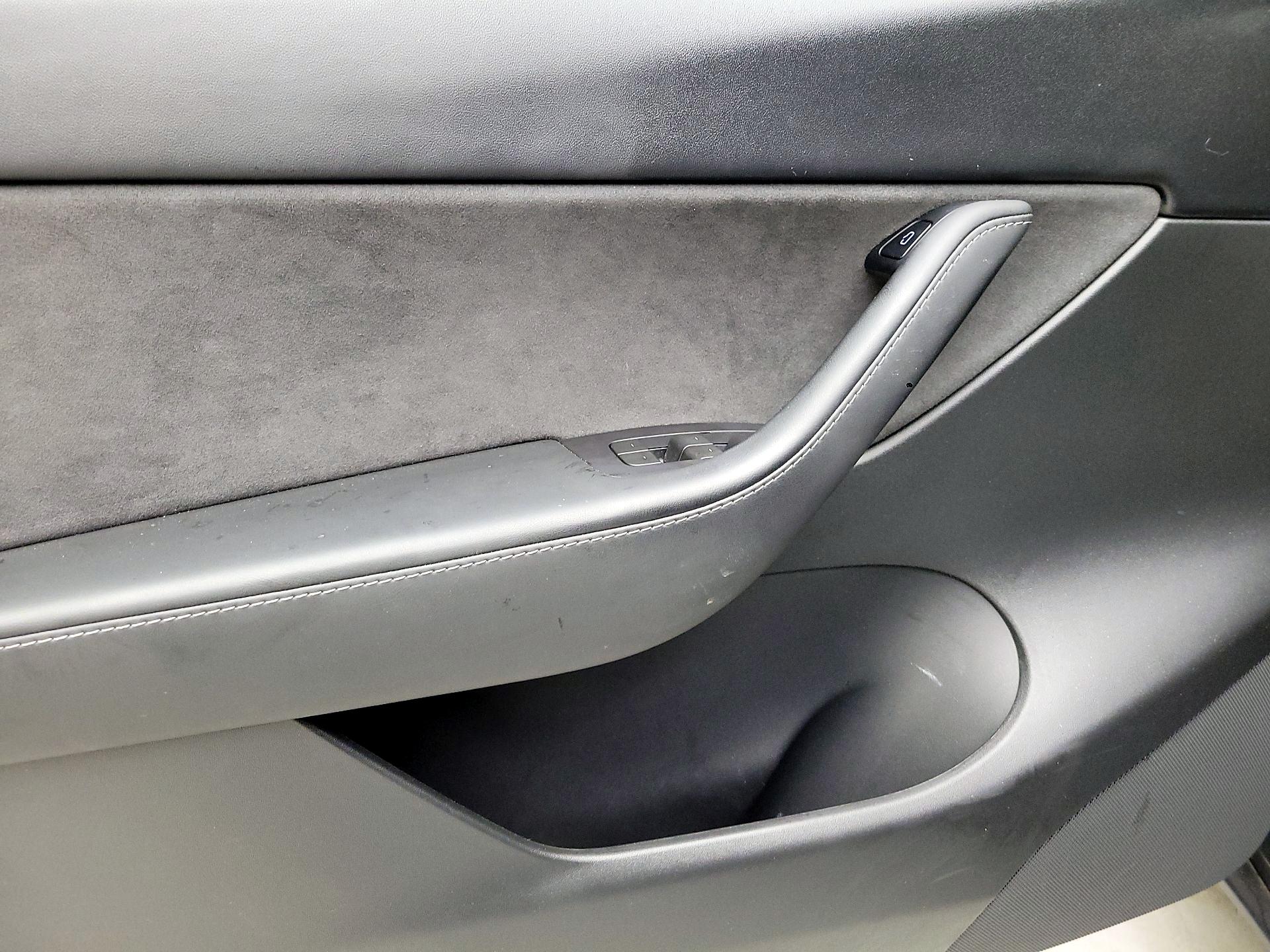 Thumbnail: 2022 Tesla Model Y - 12