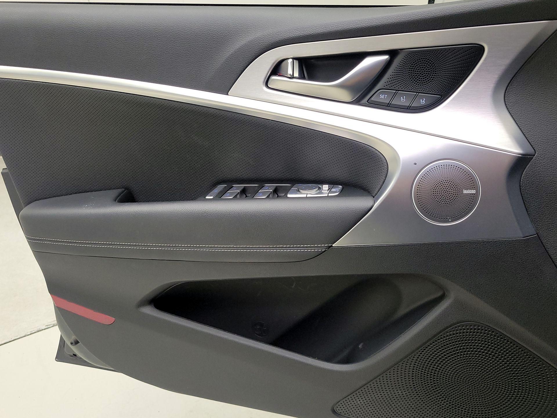 Thumbnail: 2021 Genesis G70 - 12