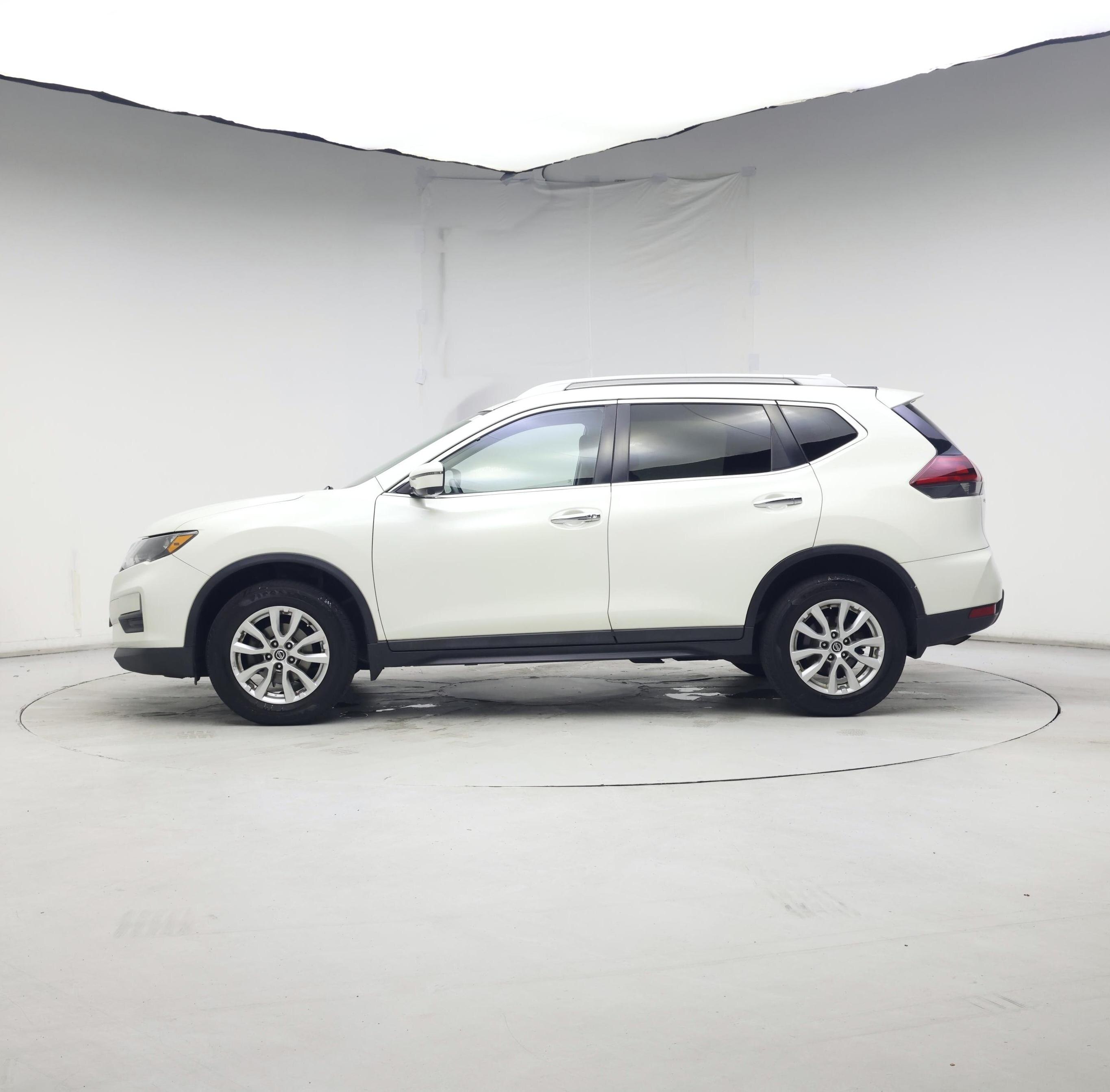 Thumbnail: 2018 Nissan Rogue - 3