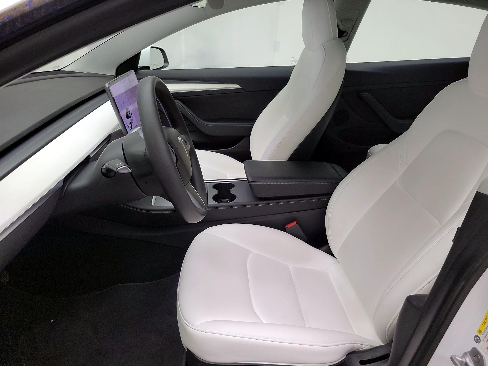 Thumbnail: 2022 Tesla Model 3 - 11