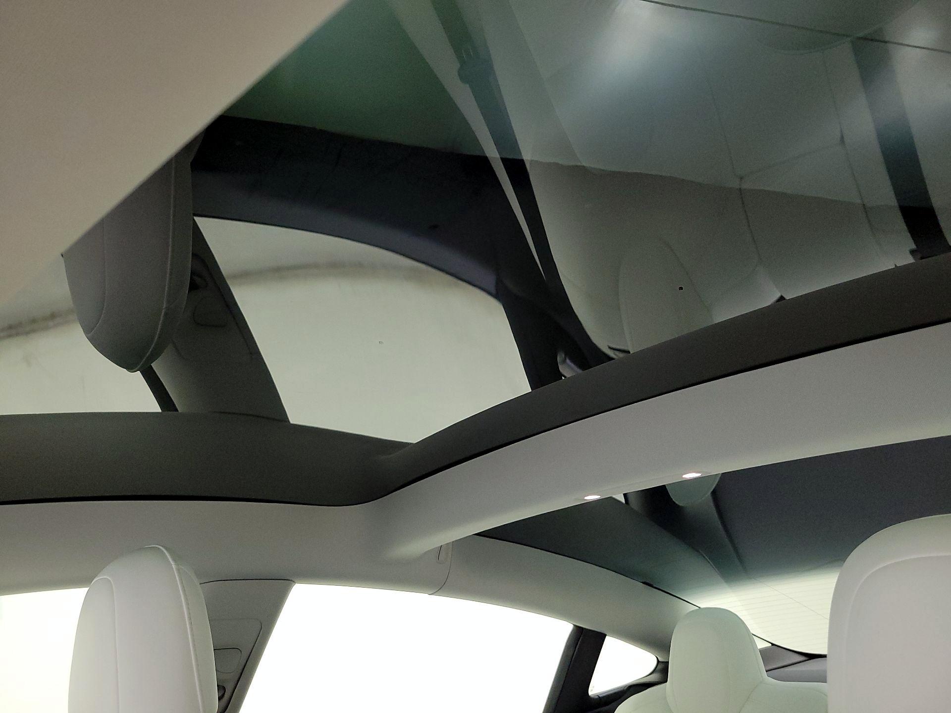 Thumbnail: 2022 Tesla Model 3 - 19