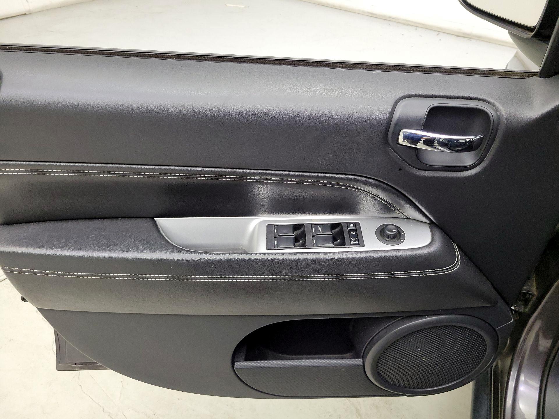 Thumbnail: 2015 Jeep Compass - 12