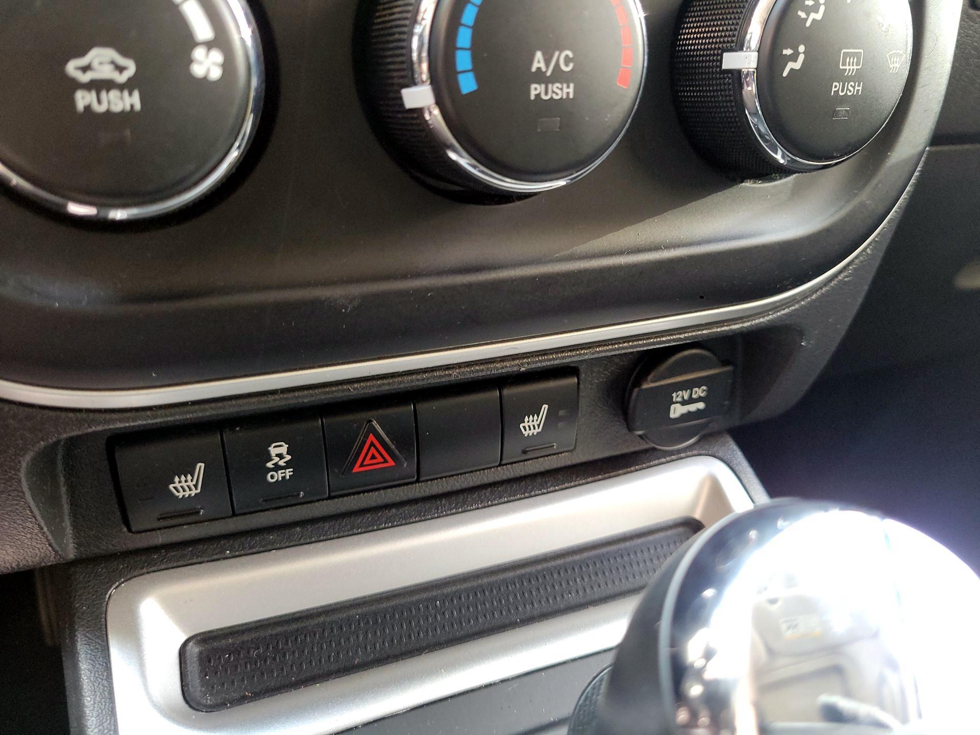 Thumbnail: 2015 Jeep Compass - 16