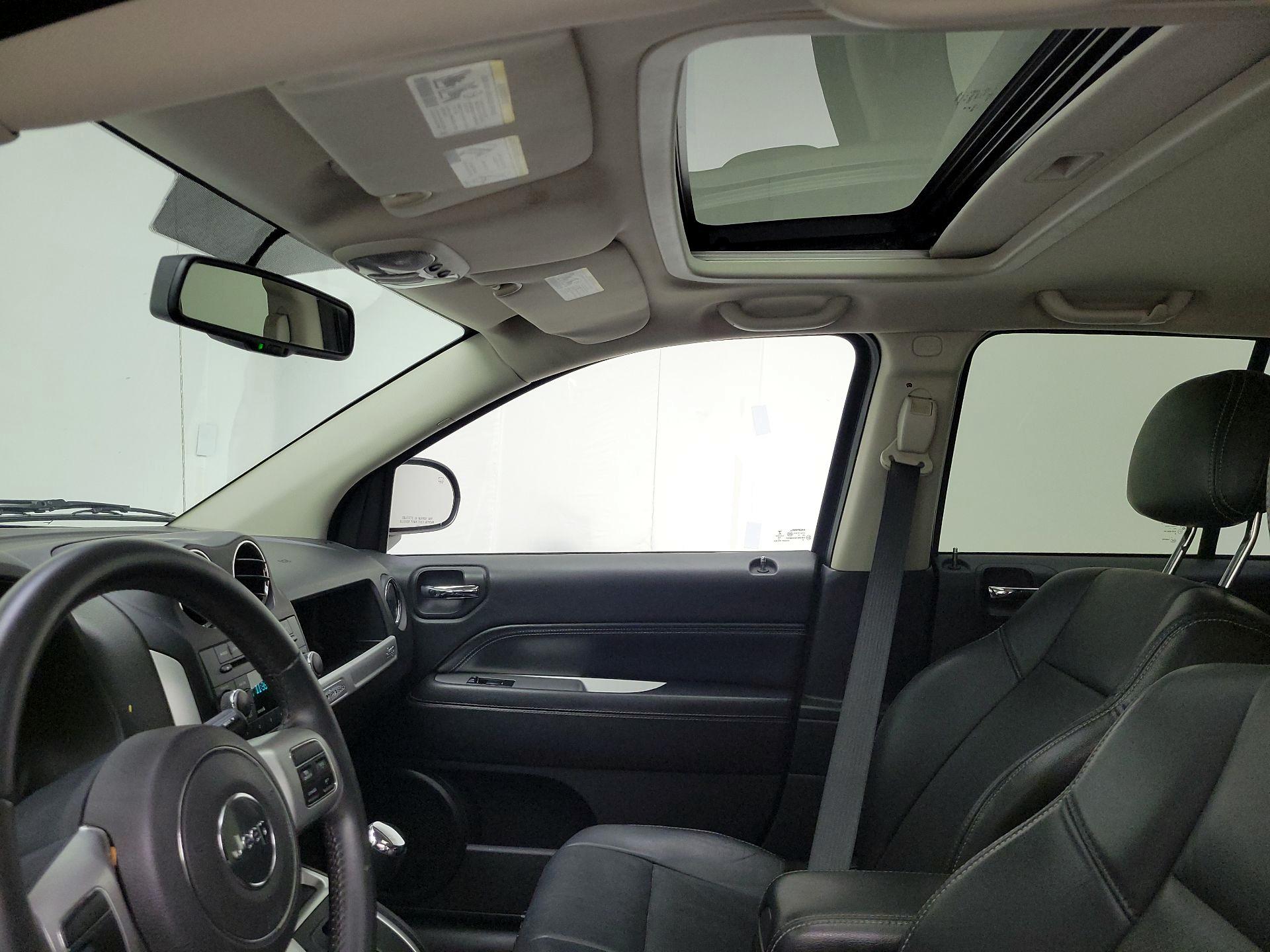Thumbnail: 2015 Jeep Compass - 17