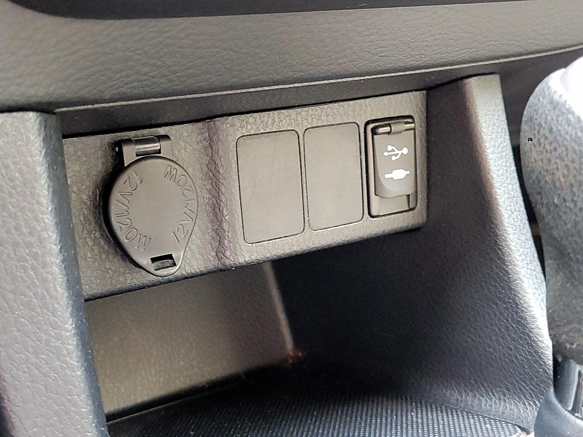 Thumbnail: 2014 Toyota Corolla - 18